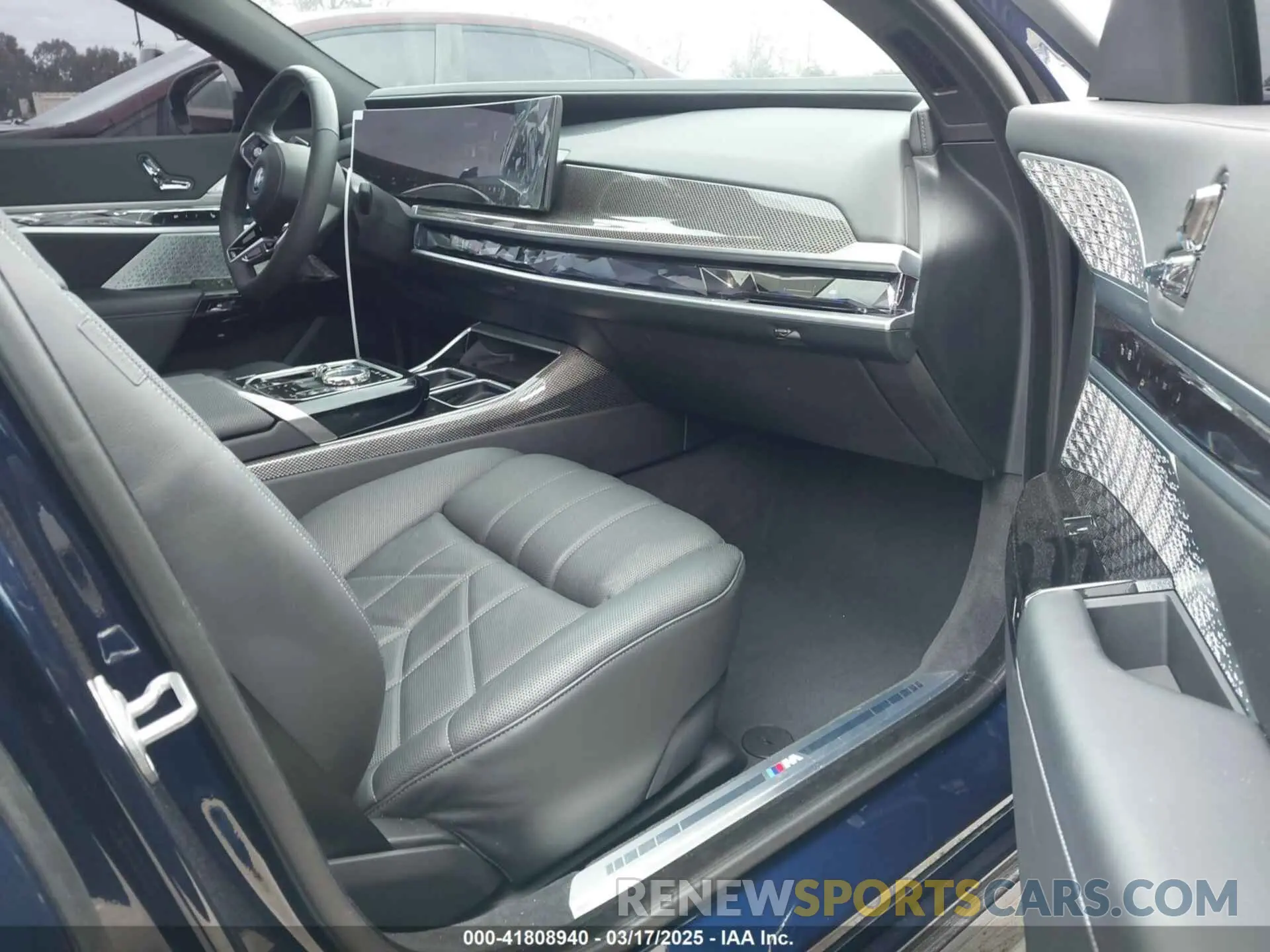 5 Photograph of a damaged car WBY53EJ05PCM97031 BMW I7 2023