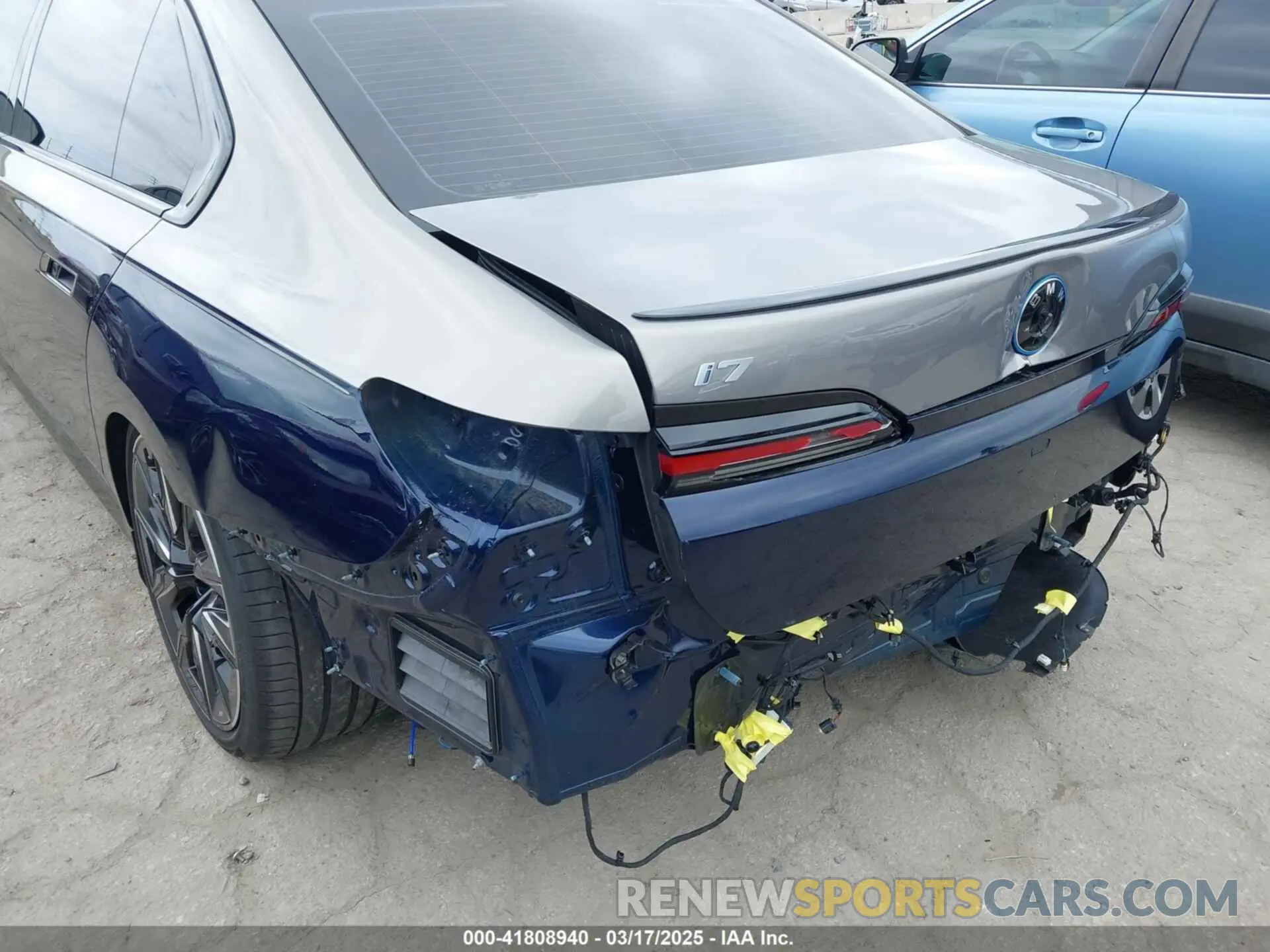 6 Photograph of a damaged car WBY53EJ05PCM97031 BMW I7 2023