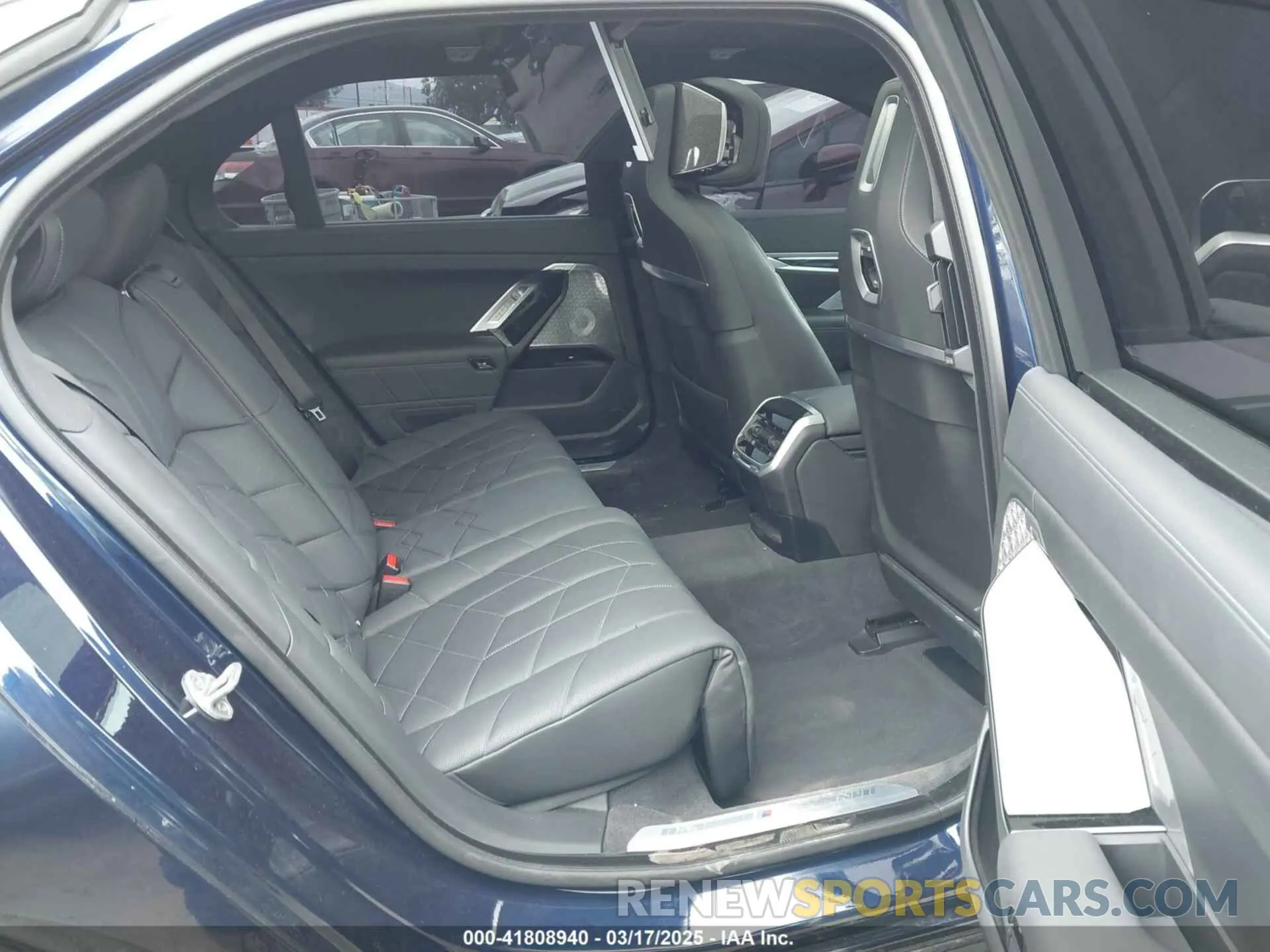 8 Photograph of a damaged car WBY53EJ05PCM97031 BMW I7 2023
