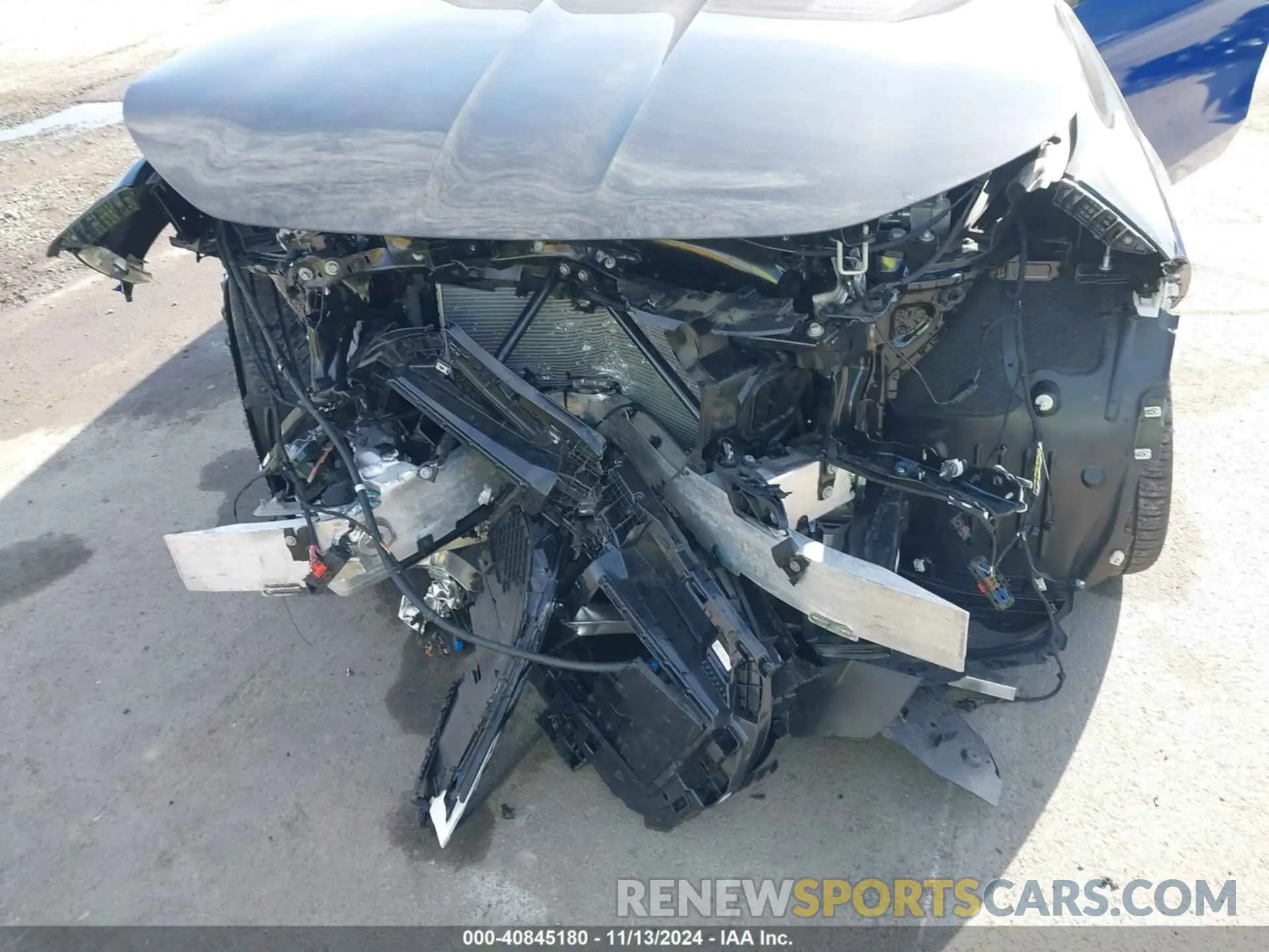 6 Photograph of a damaged car WBY53EJ05PCN86100 BMW I7 2023