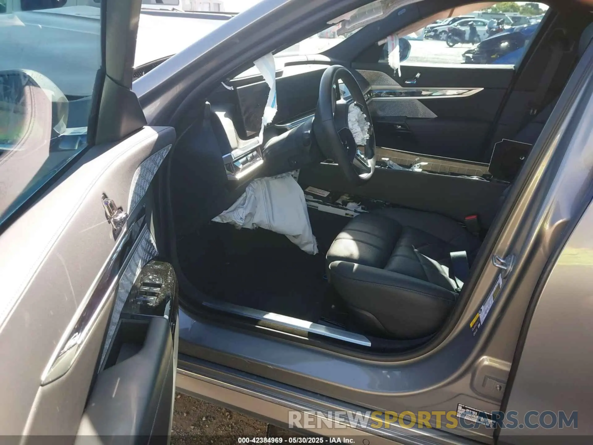 5 Photograph of a damaged car WBY43EJ00RCR66802 BMW I7 2024