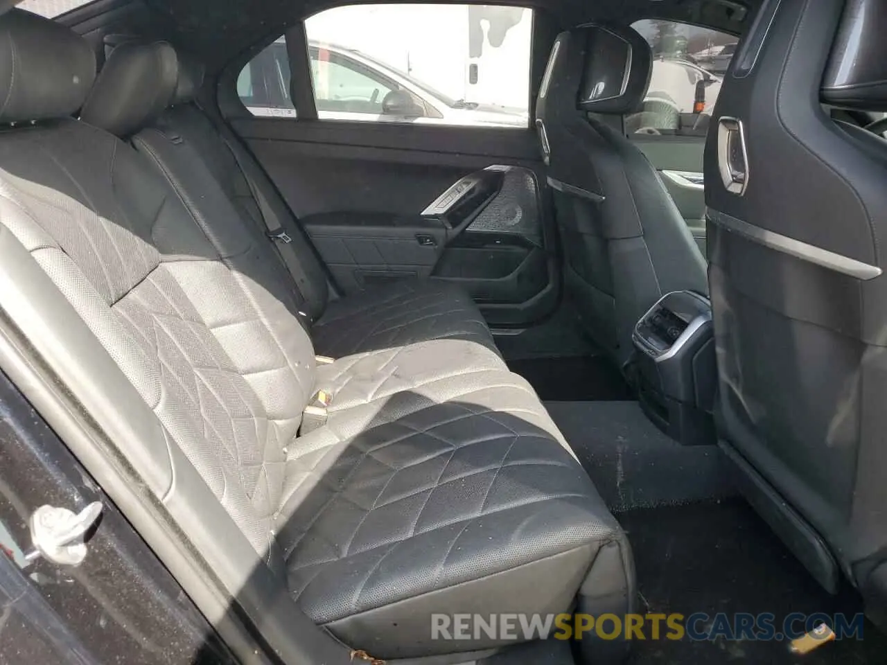 10 Photograph of a damaged car WBY53EJ07RCR57860 BMW I7 XDRIVE6 2024