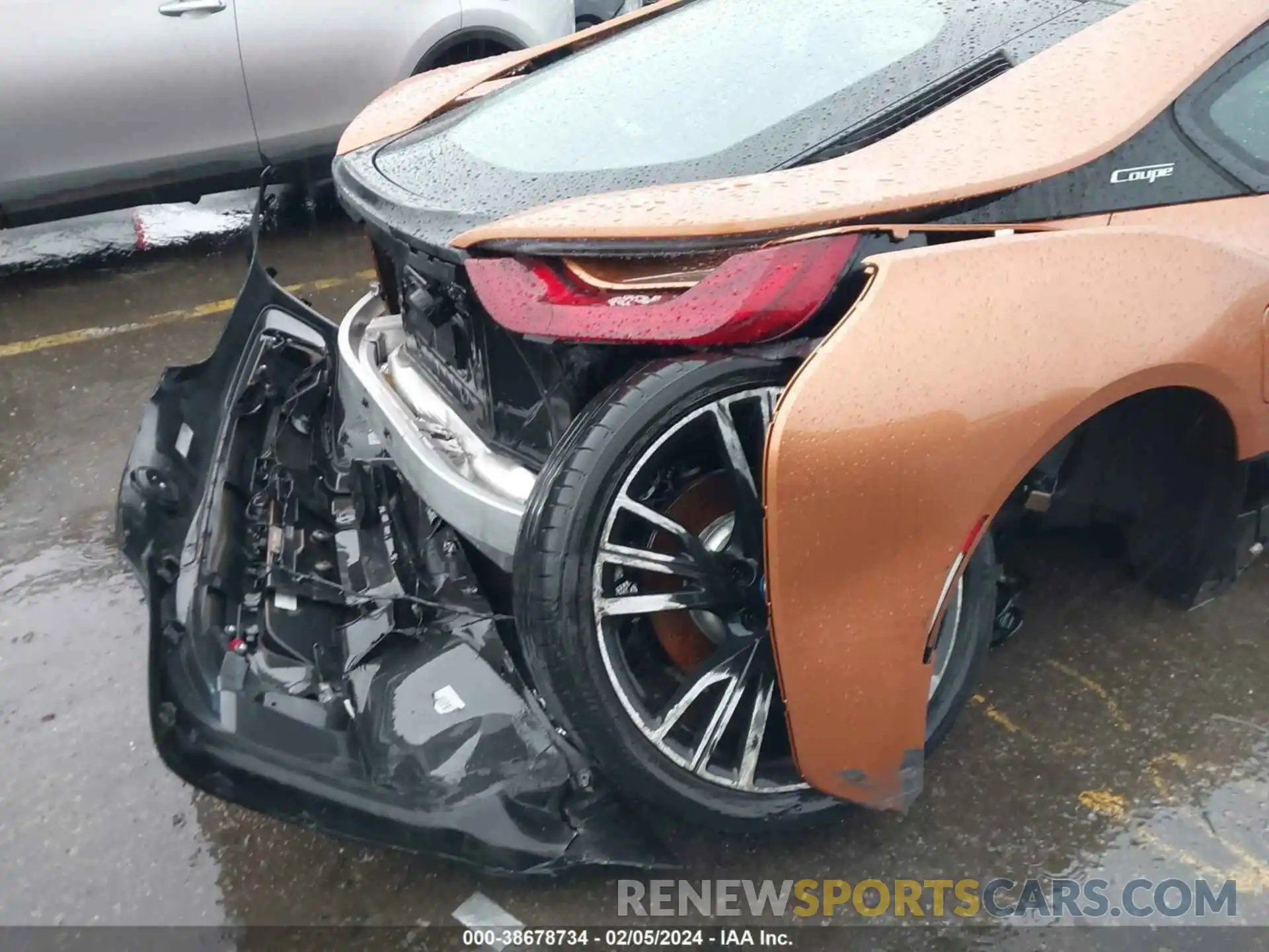 6 Photograph of a damaged car WBY2Z4C52KVB81753 BMW I8 2019