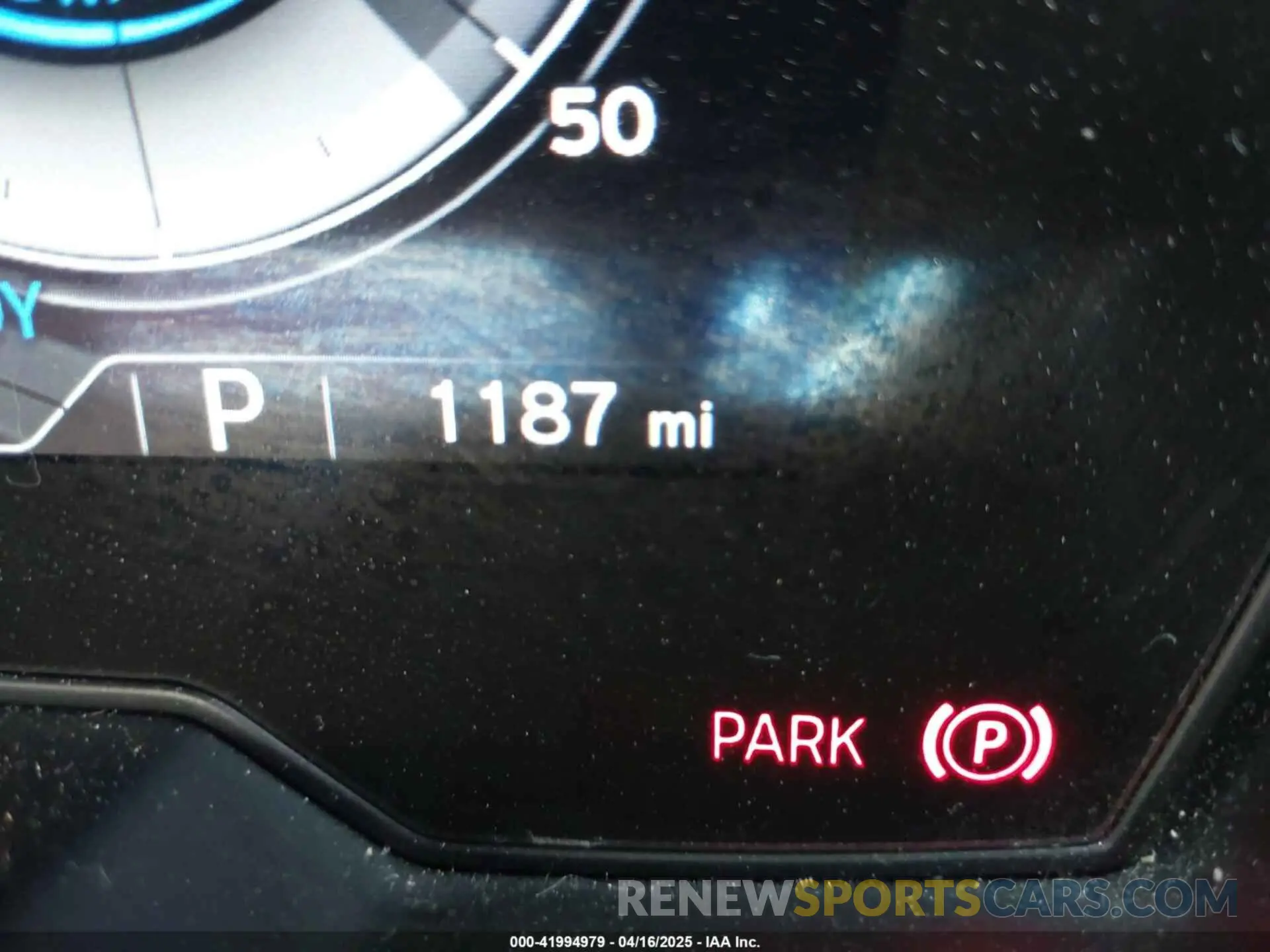 15 Photograph of a damaged car WBY2Z6C52KVG98174 BMW I8 2019