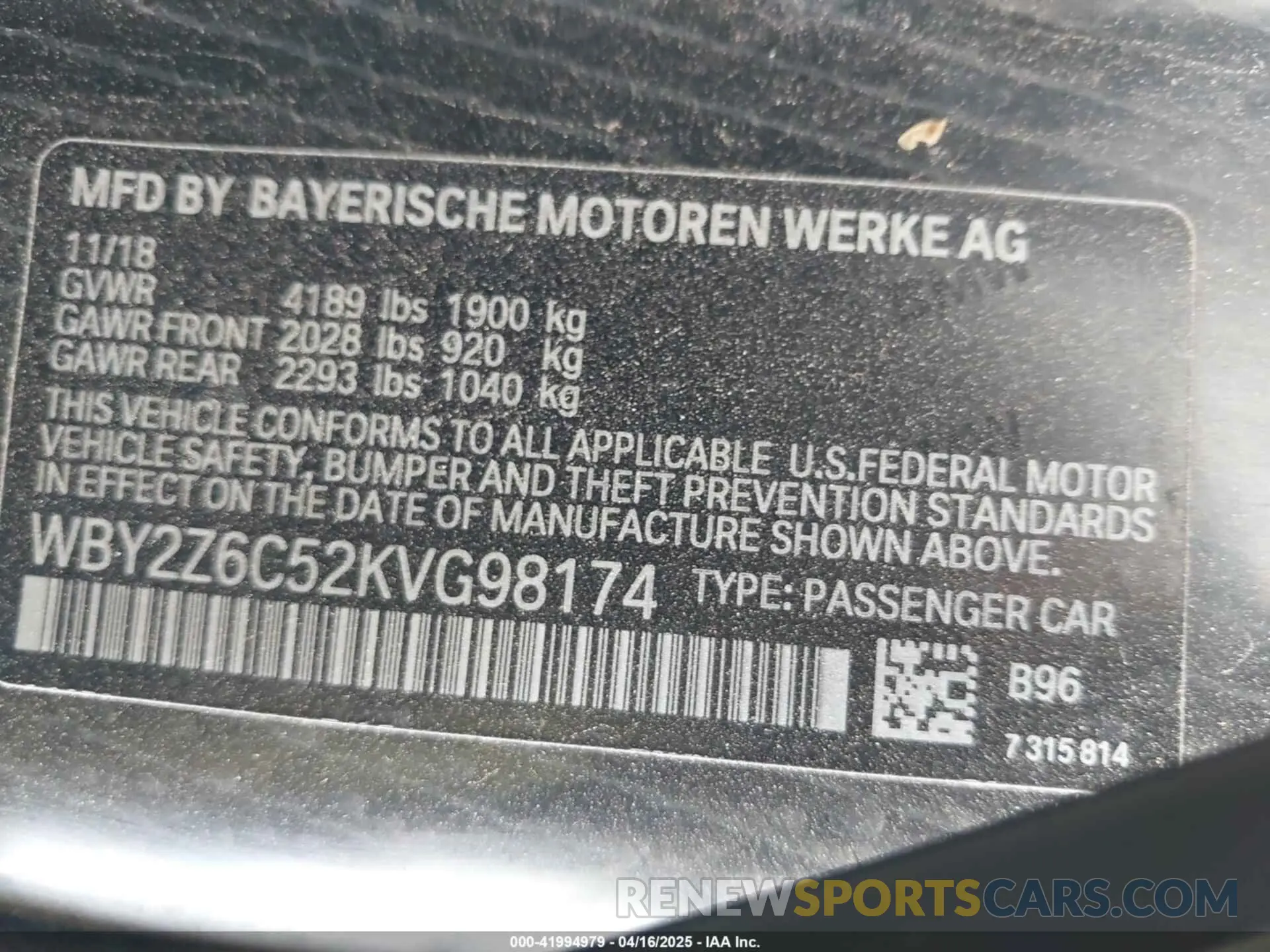 9 Photograph of a damaged car WBY2Z6C52KVG98174 BMW I8 2019