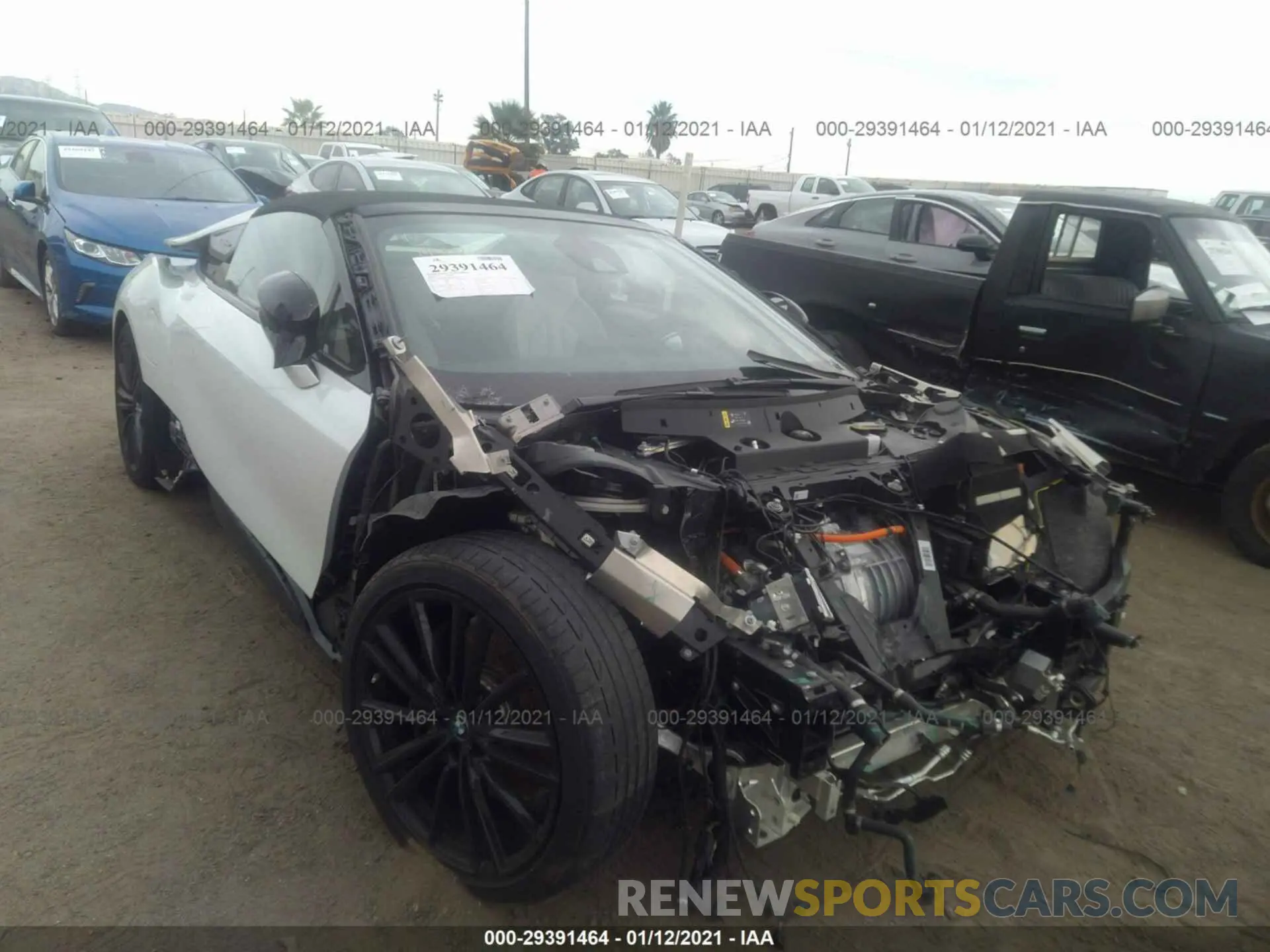 1 Photograph of a damaged car WBY2Z6C5XKVB82838 BMW I8 2019