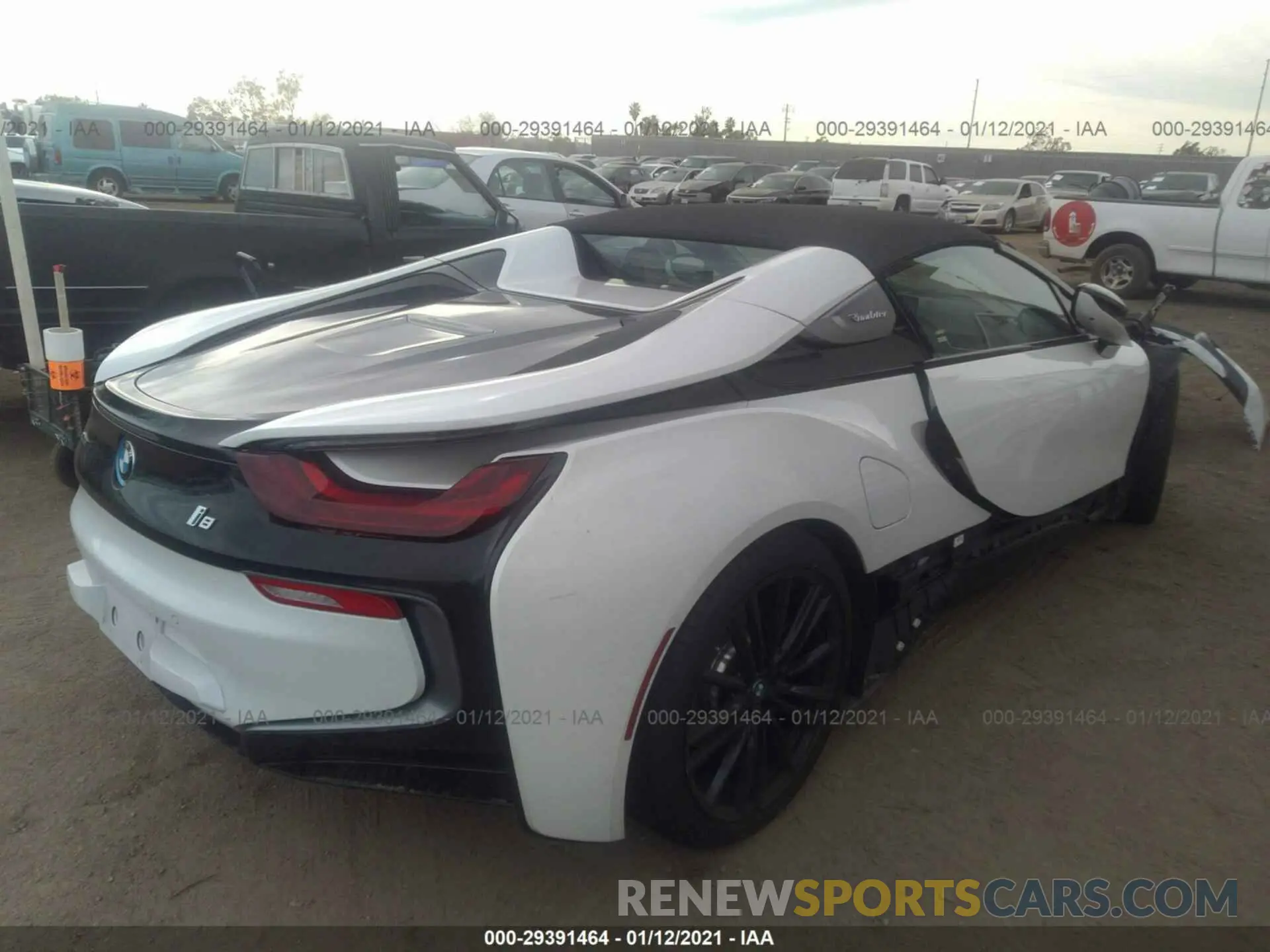 4 Photograph of a damaged car WBY2Z6C5XKVB82838 BMW I8 2019