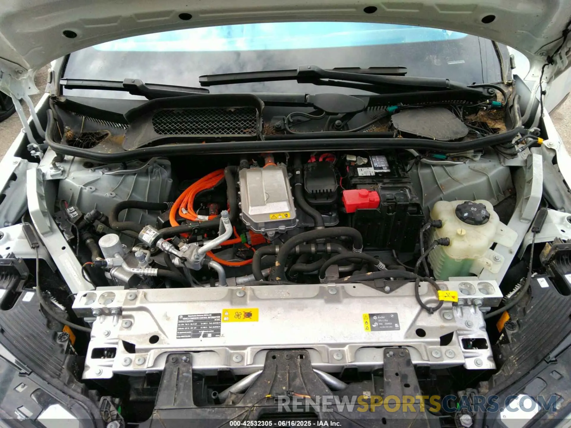 10 Photograph of a damaged car WB523CF09NCJ43040 BMW IX 2022