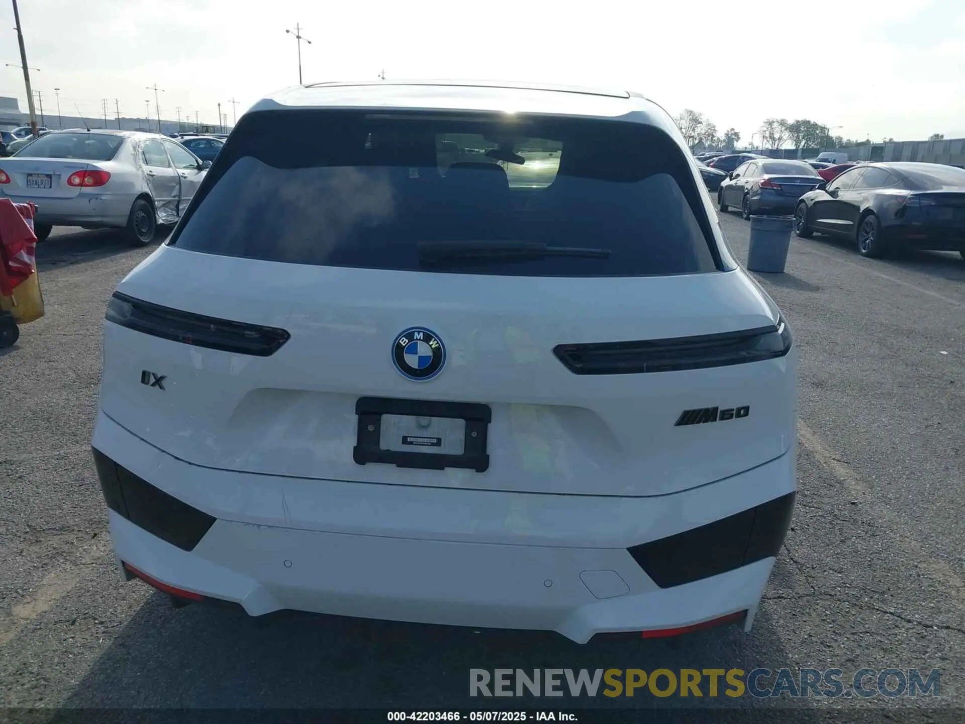 17 Photograph of a damaged car WB533CF02PCM67096 BMW IX 2023