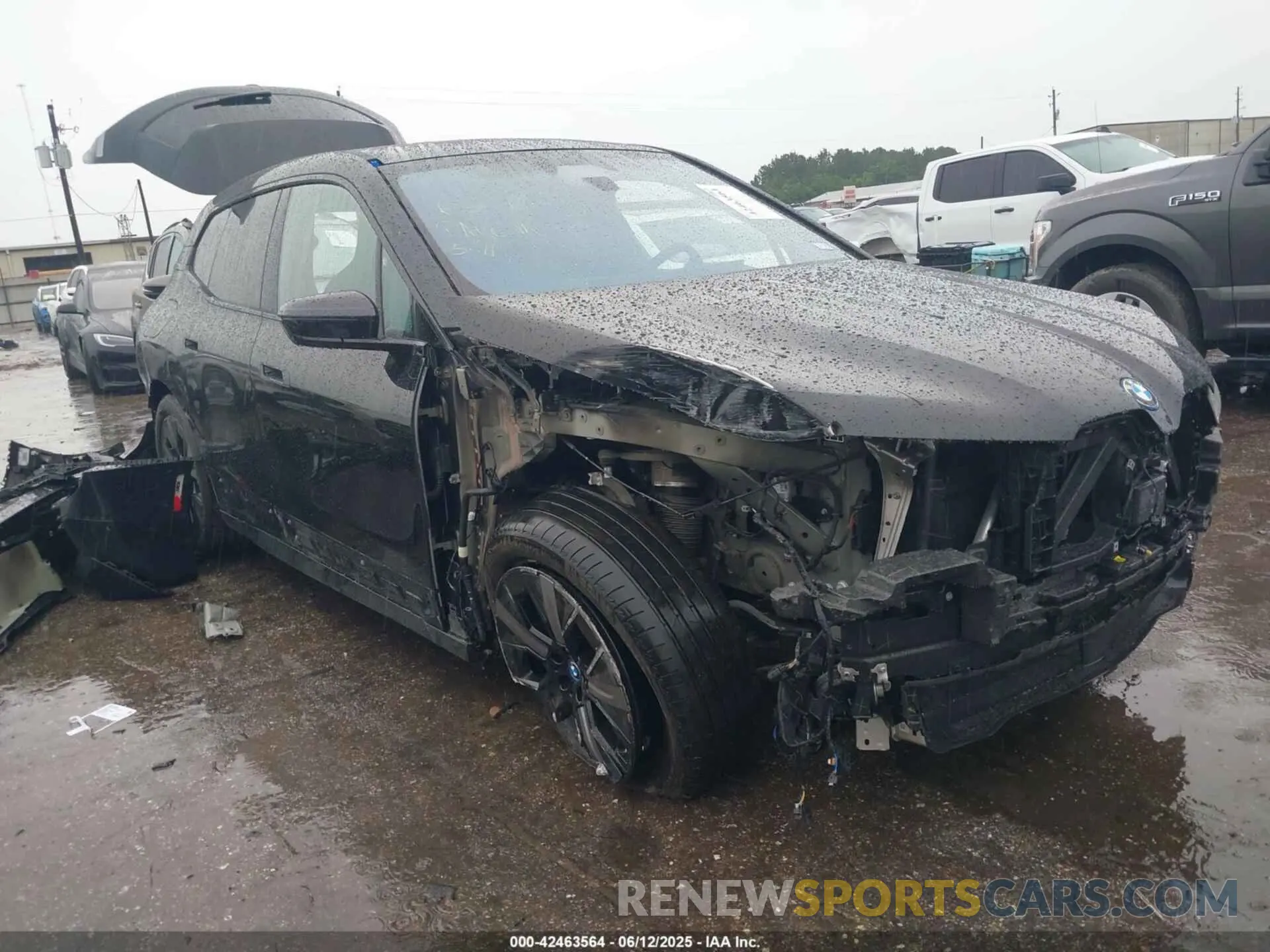 1 Photograph of a damaged car WB533CF03PCM65583 BMW IX 2023
