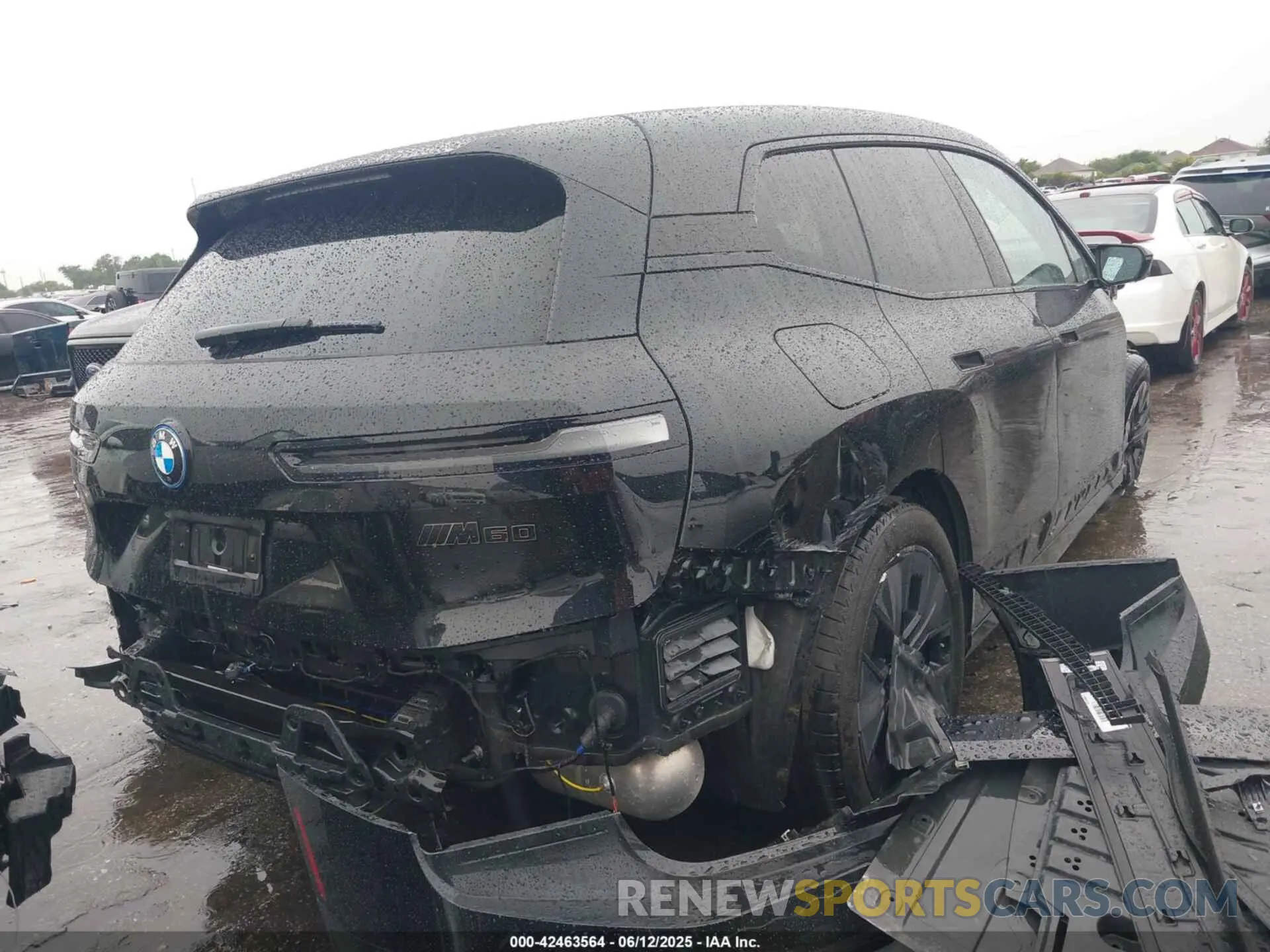 4 Photograph of a damaged car WB533CF03PCM65583 BMW IX 2023