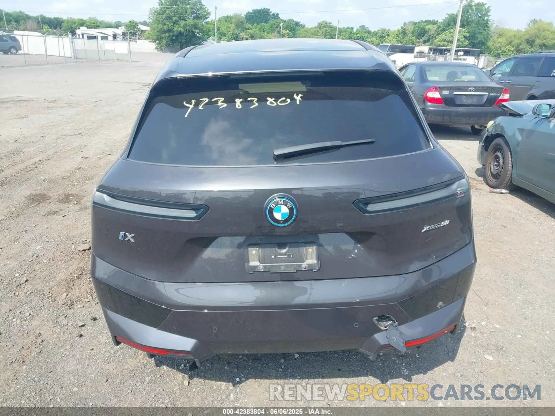 16 Photograph of a damaged car WB523CF06RCR13569 BMW IX 2024