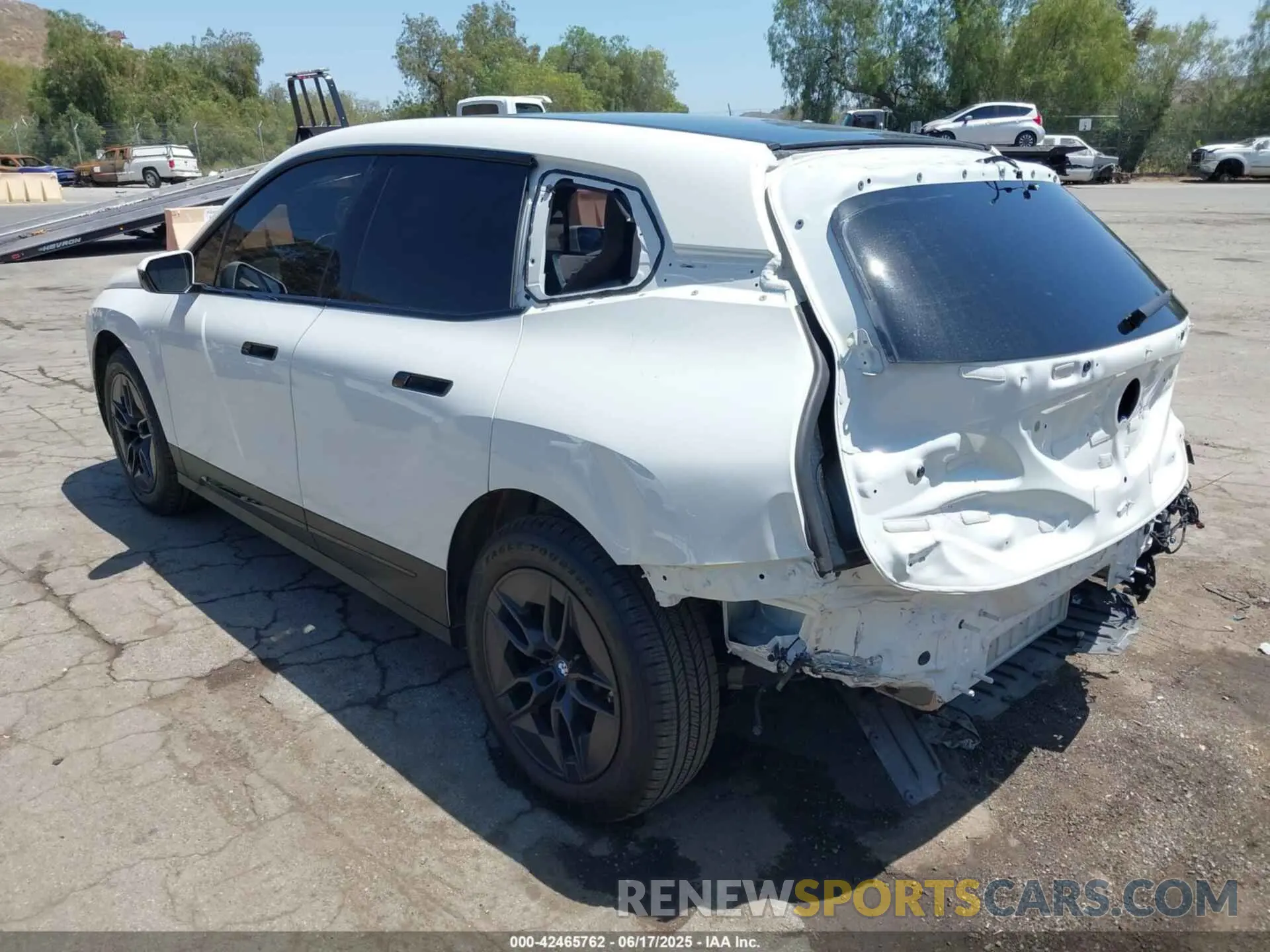 3 Photograph of a damaged car WB523CF07RCP09265 BMW IX 2024