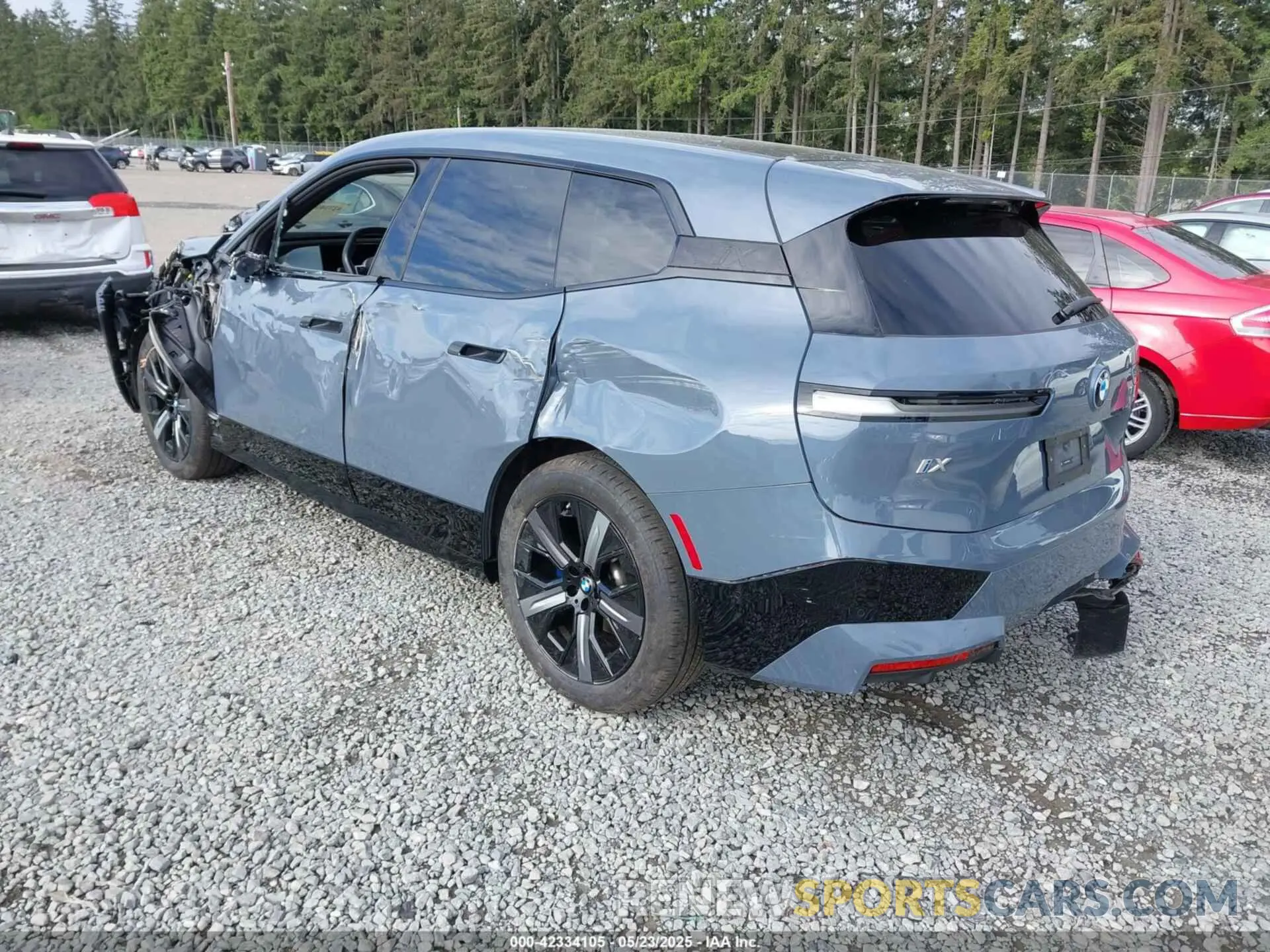 3 Photograph of a damaged car WB523CF08RCN65886 BMW IX 2024