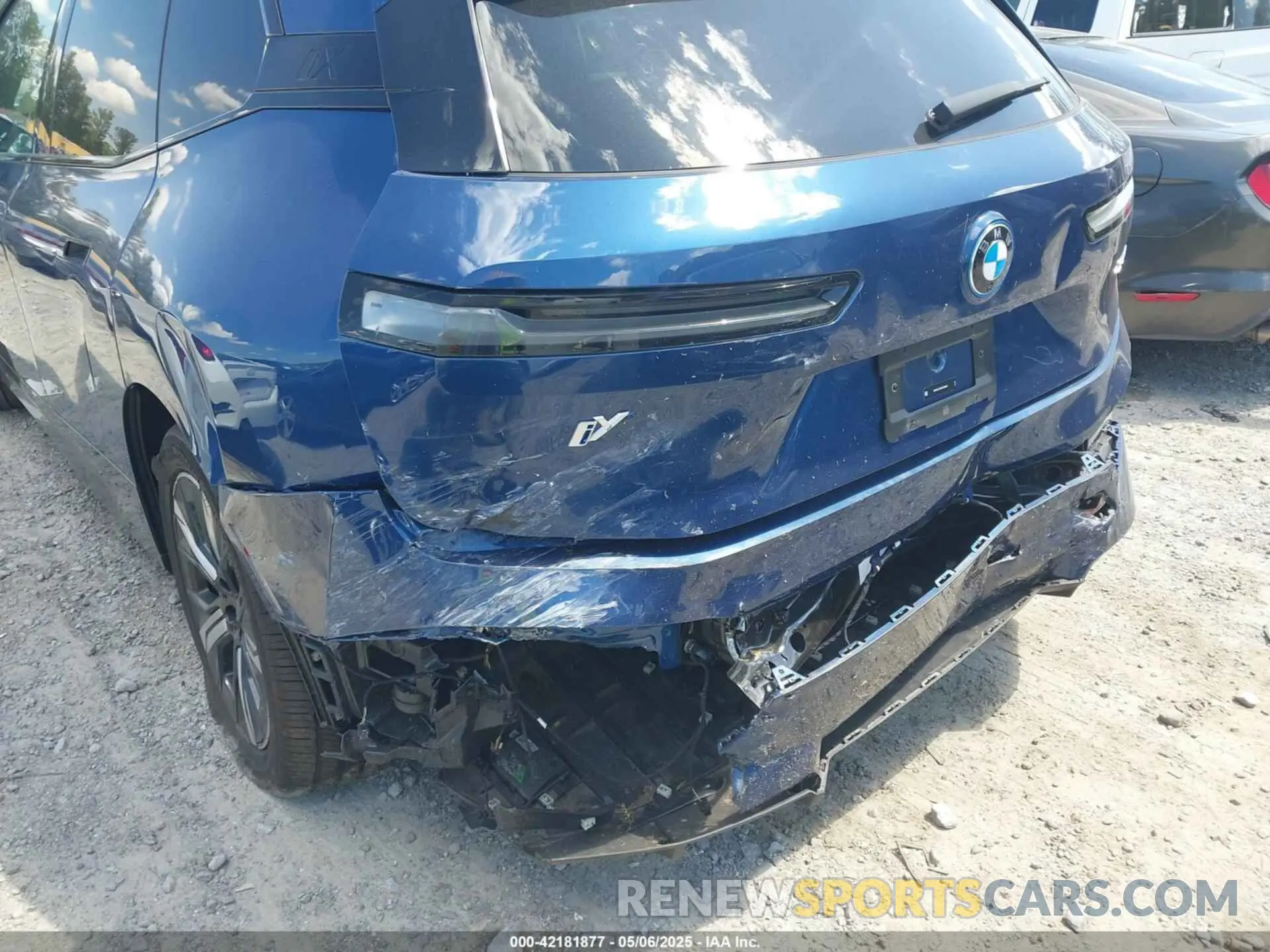 6 Photograph of a damaged car WB523CF0XRCP58542 BMW IX 2024