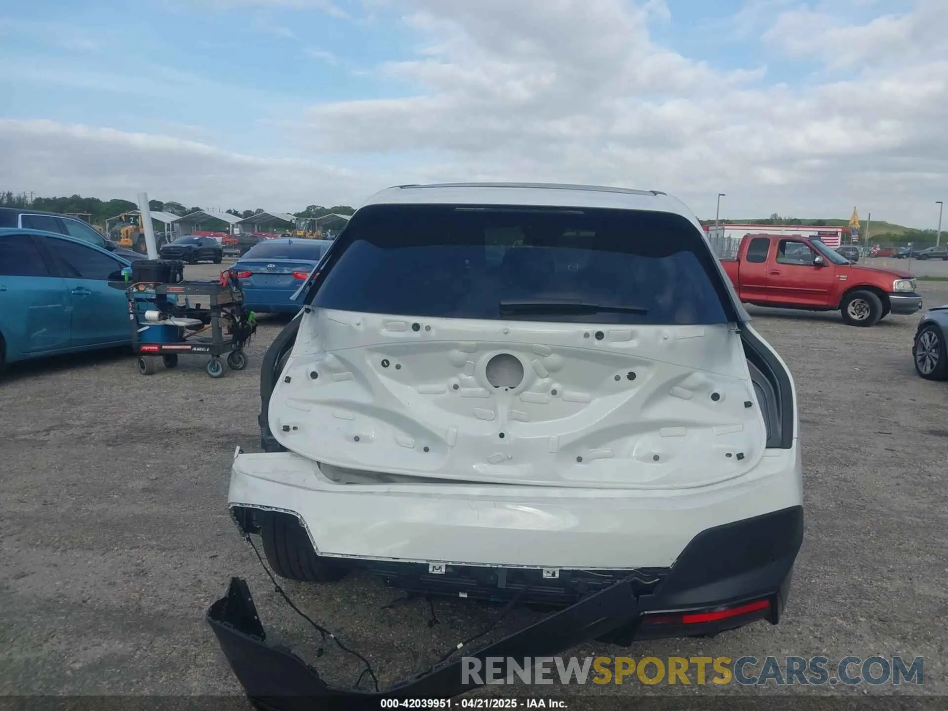 17 Photograph of a damaged car WB523CF03SCU06974 BMW IX 2025