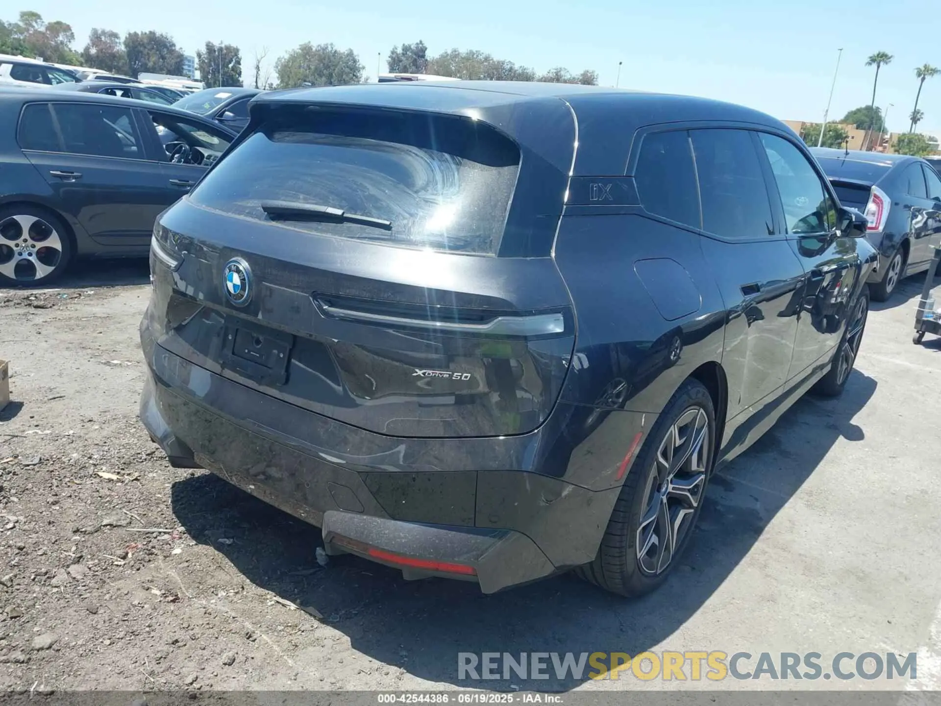 4 Photograph of a damaged car WB523CF04SCT83589 BMW IX 2025
