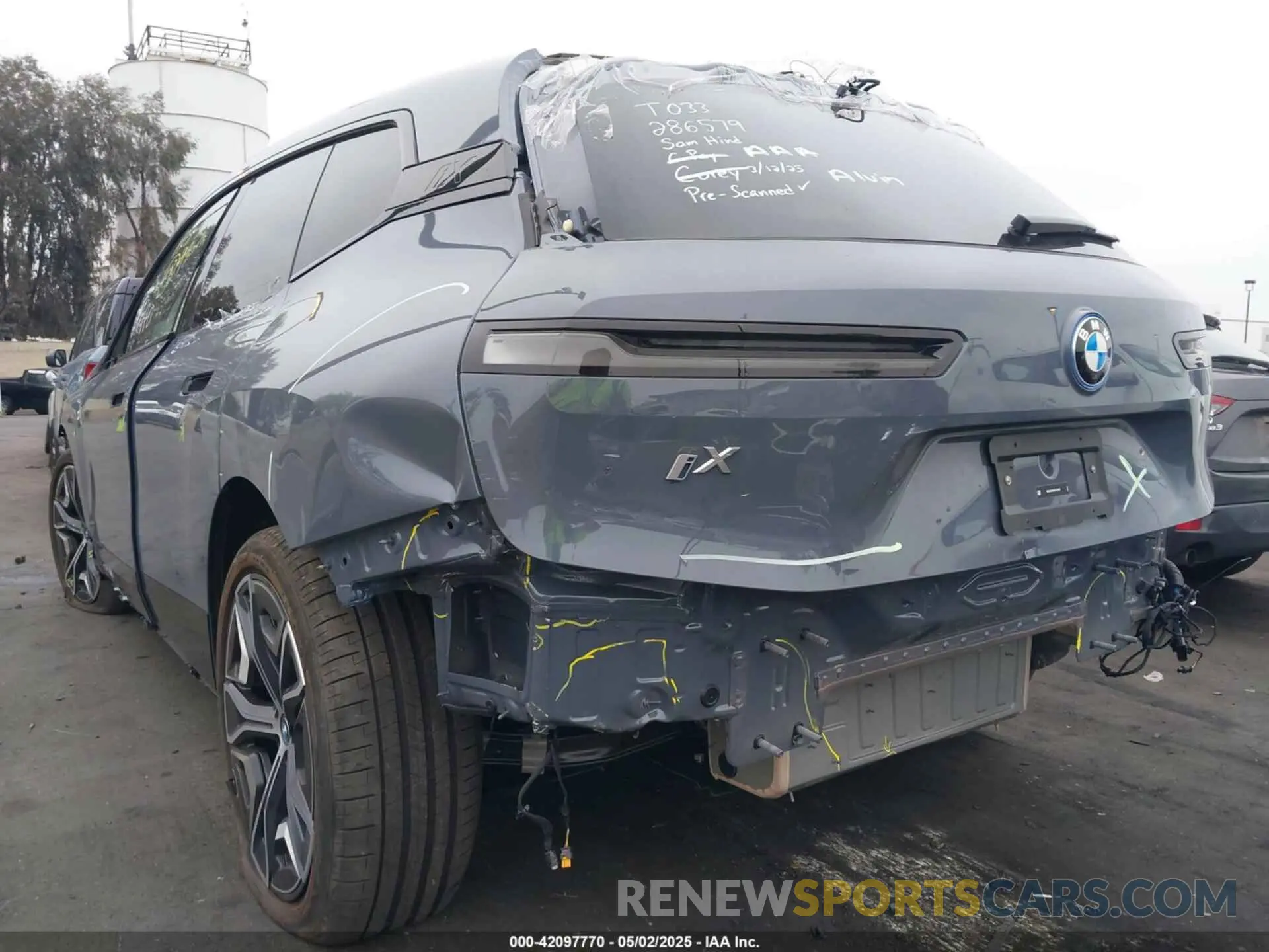 6 Photograph of a damaged car WB523CF07SCT32782 BMW IX 2025