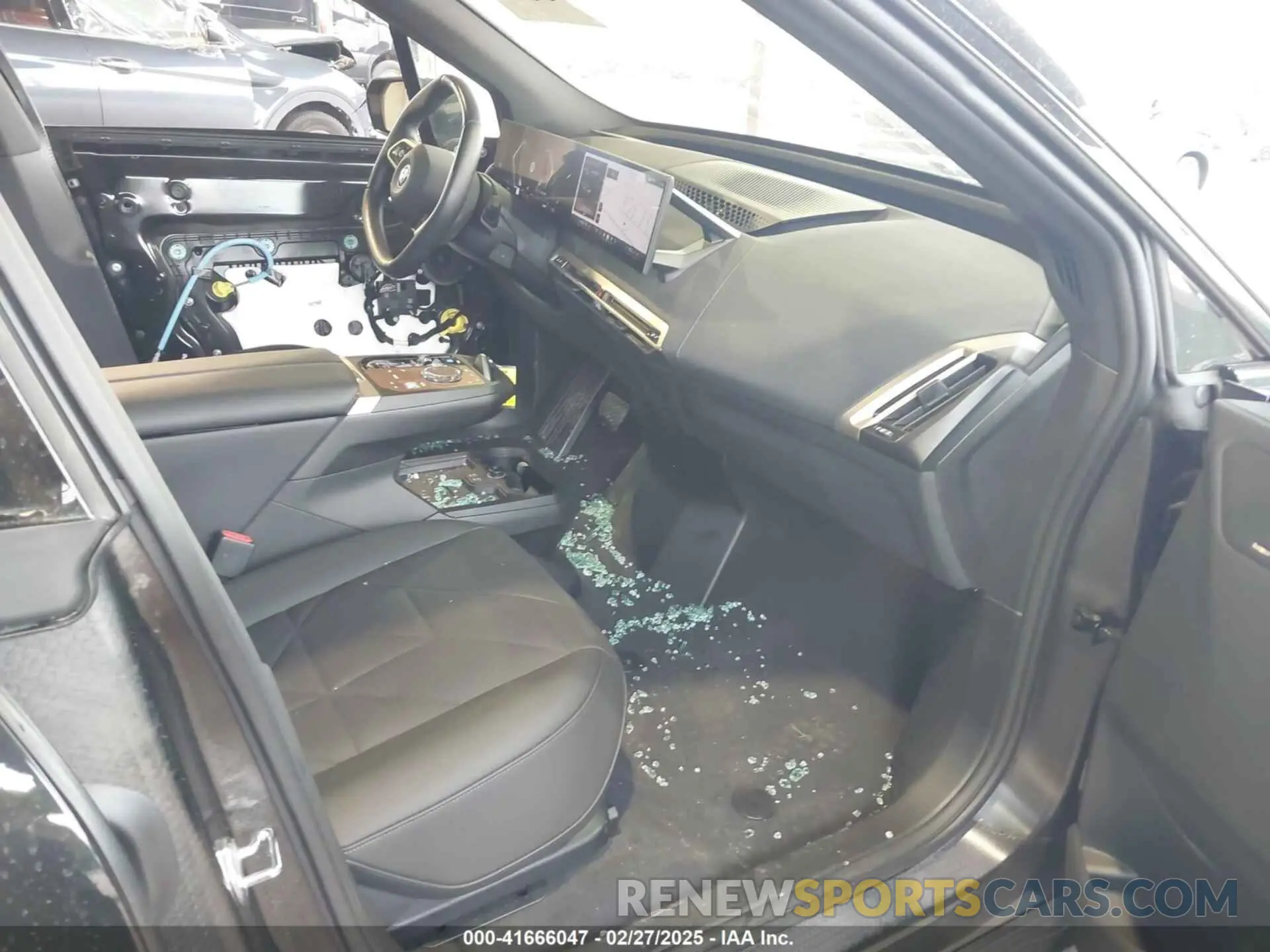 5 Photograph of a damaged car WB523CF08SCS59616 BMW IX 2025