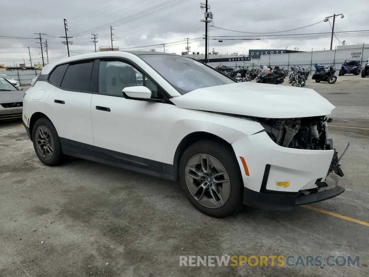 4 Photograph of a damaged car WB523CF06NCK62938 BMW IX XDRIVE5 2022