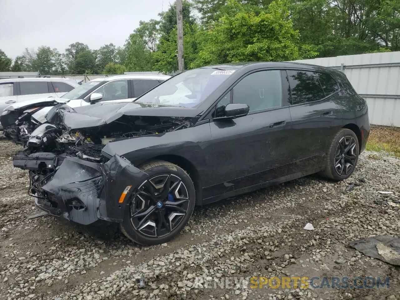 1 Photograph of a damaged car WB523CF08NCK28256 BMW IX XDRIVE5 2022