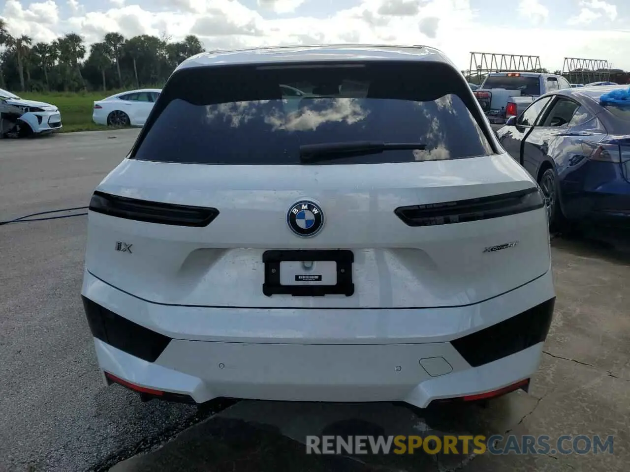 6 Photograph of a damaged car WB523CF03PCL57590 BMW IX XDRIVE5 2023