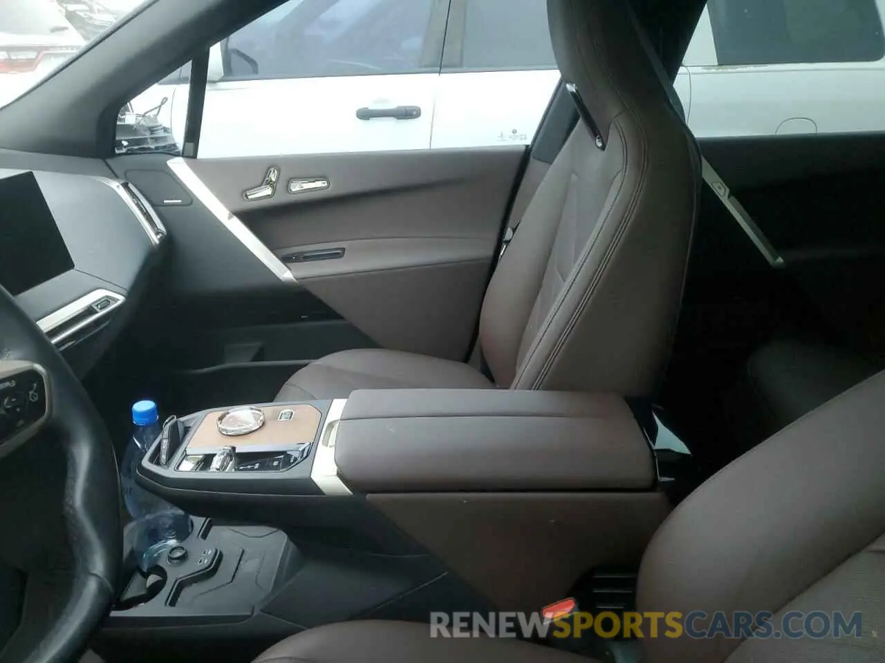 7 Photograph of a damaged car WB523CF09PCL61532 BMW IX XDRIVE5 2023
