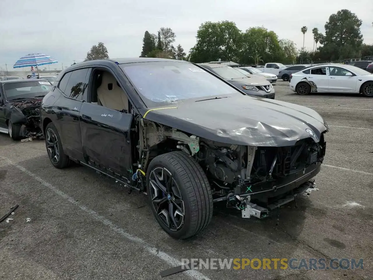 4 Photograph of a damaged car WB523CF06SCT06612 BMW IX XDRIVE5 2025
