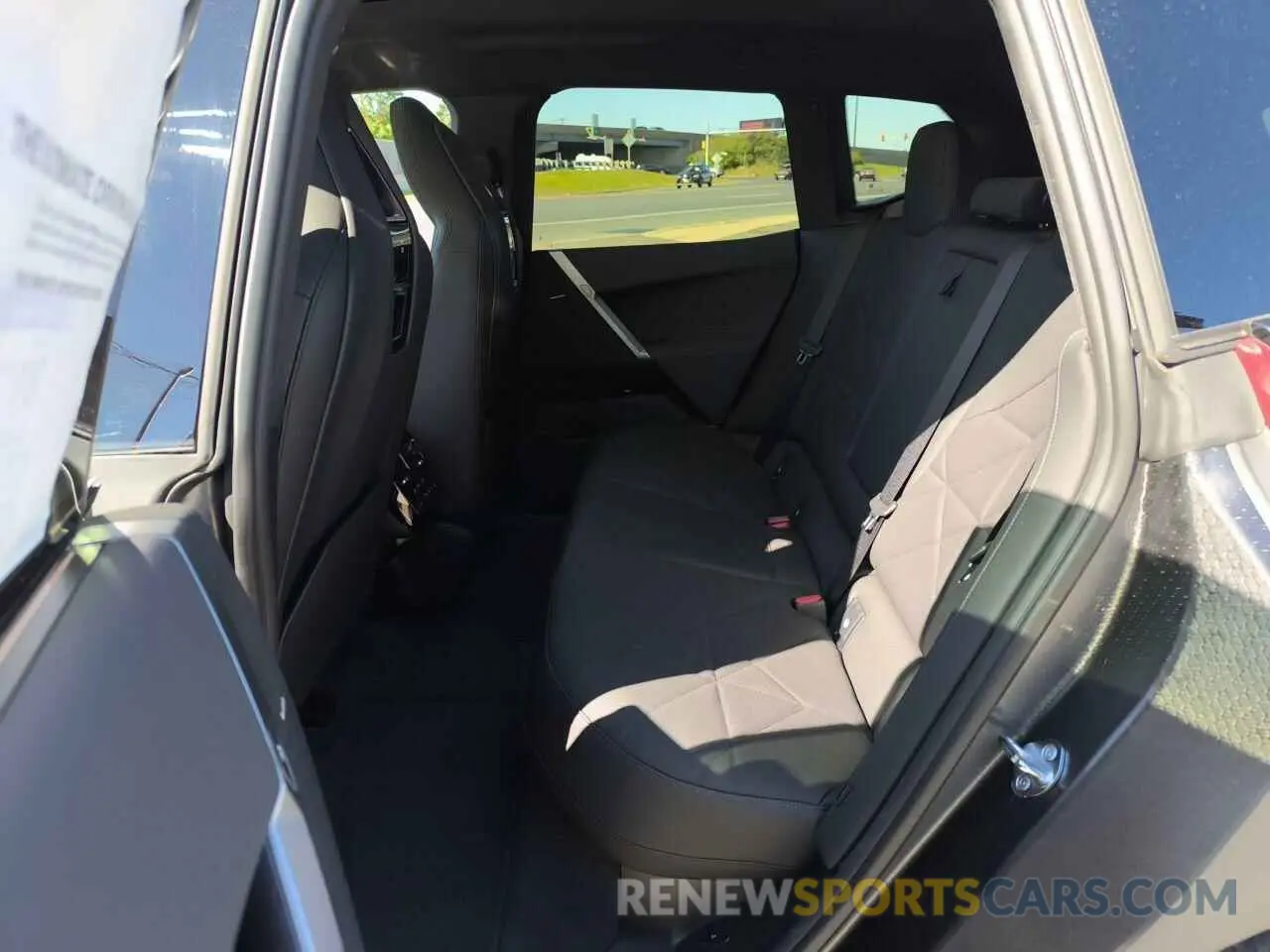 11 Photograph of a damaged car WB523CF09SCS58670 BMW IX XDRIVE5 2025