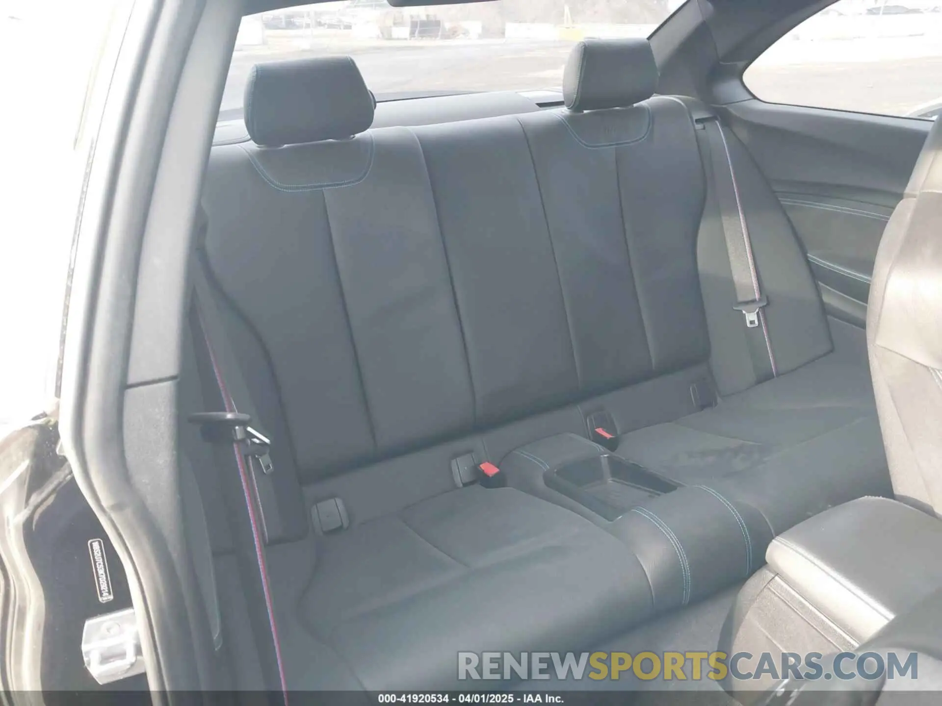 8 Photograph of a damaged car WBS2U7C53K7D29214 BMW M2 2019