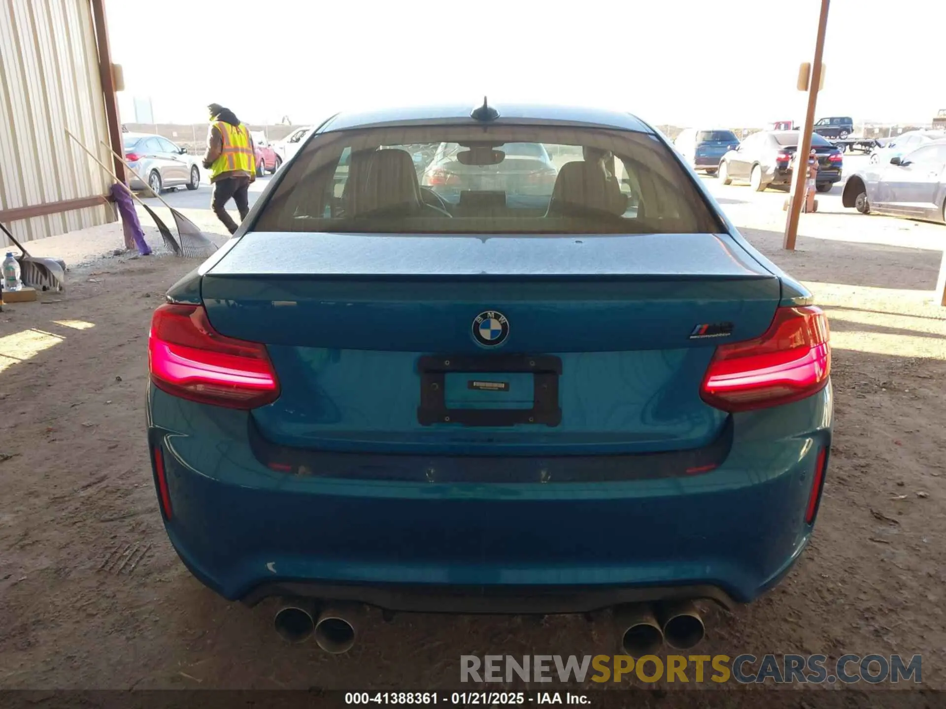 16 Photograph of a damaged car WBS2U7C58KVJ07650 BMW M2 2019