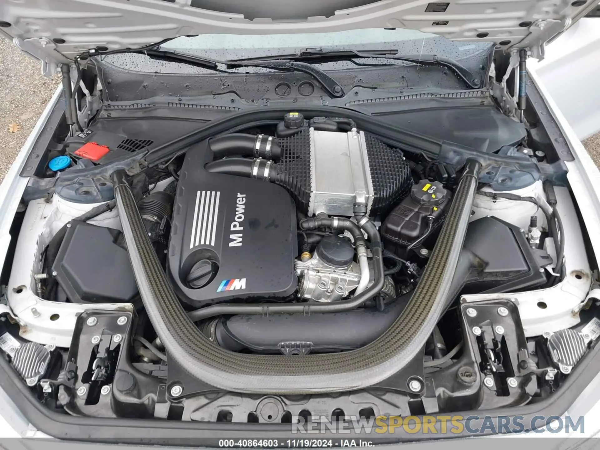 10 Photograph of a damaged car WBS2U7C59KVB09247 BMW M2 2019