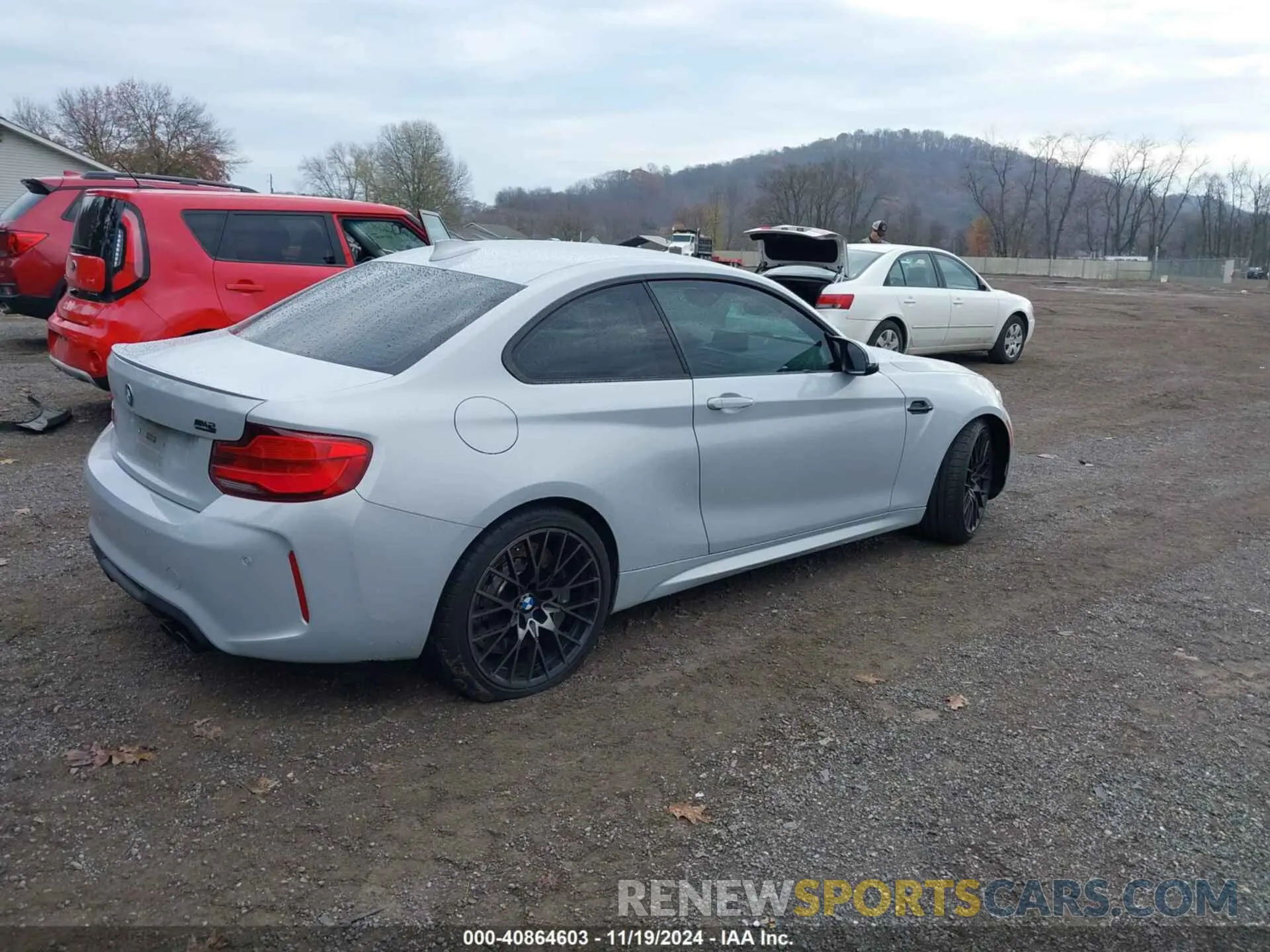 4 Photograph of a damaged car WBS2U7C59KVB09247 BMW M2 2019