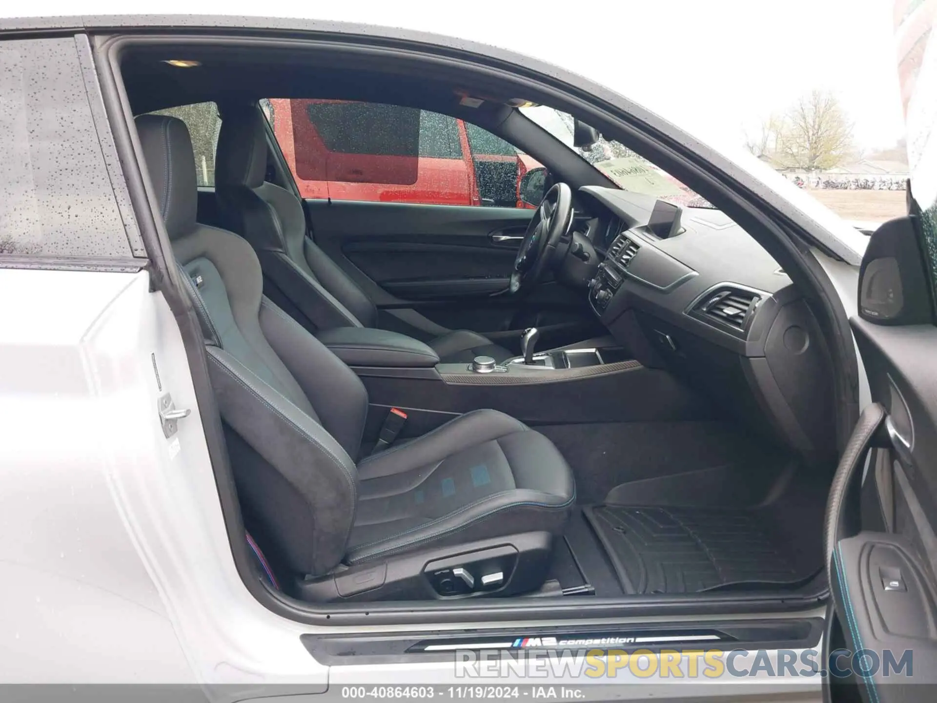 5 Photograph of a damaged car WBS2U7C59KVB09247 BMW M2 2019