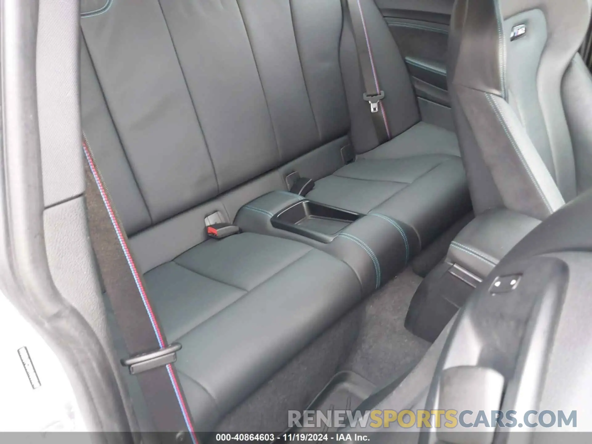 8 Photograph of a damaged car WBS2U7C59KVB09247 BMW M2 2019
