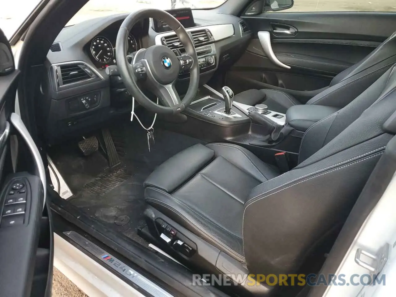 8 Photograph of a damaged car WBA2N3C00L7E38388 BMW M2 2020