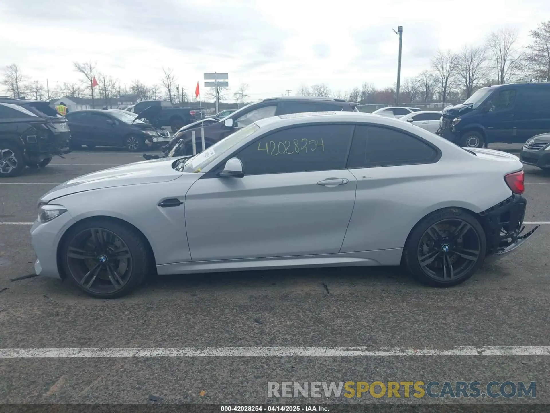 14 Photograph of a damaged car WBS2U7C00L7E66522 BMW M2 2020