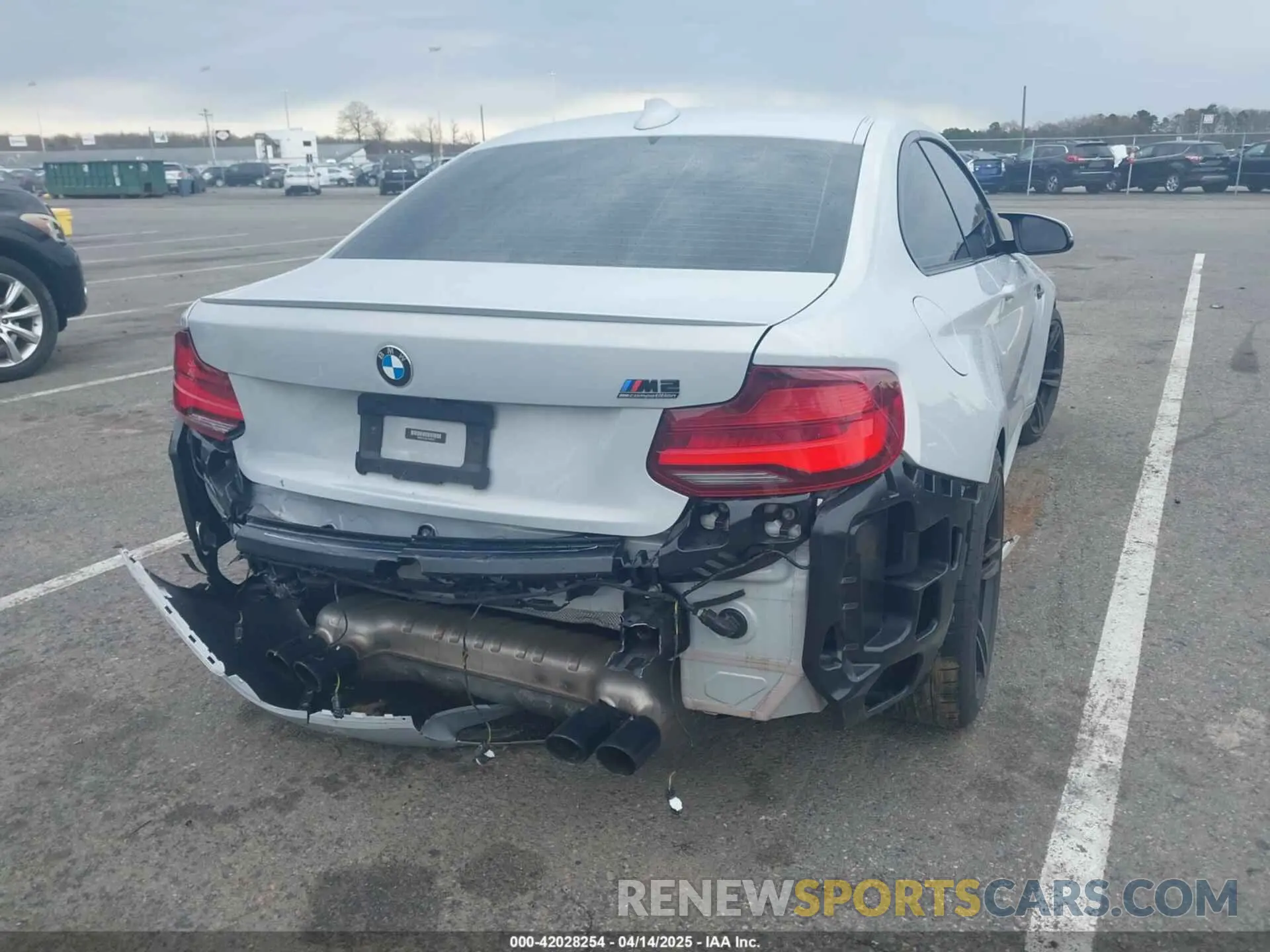 4 Photograph of a damaged car WBS2U7C00L7E66522 BMW M2 2020