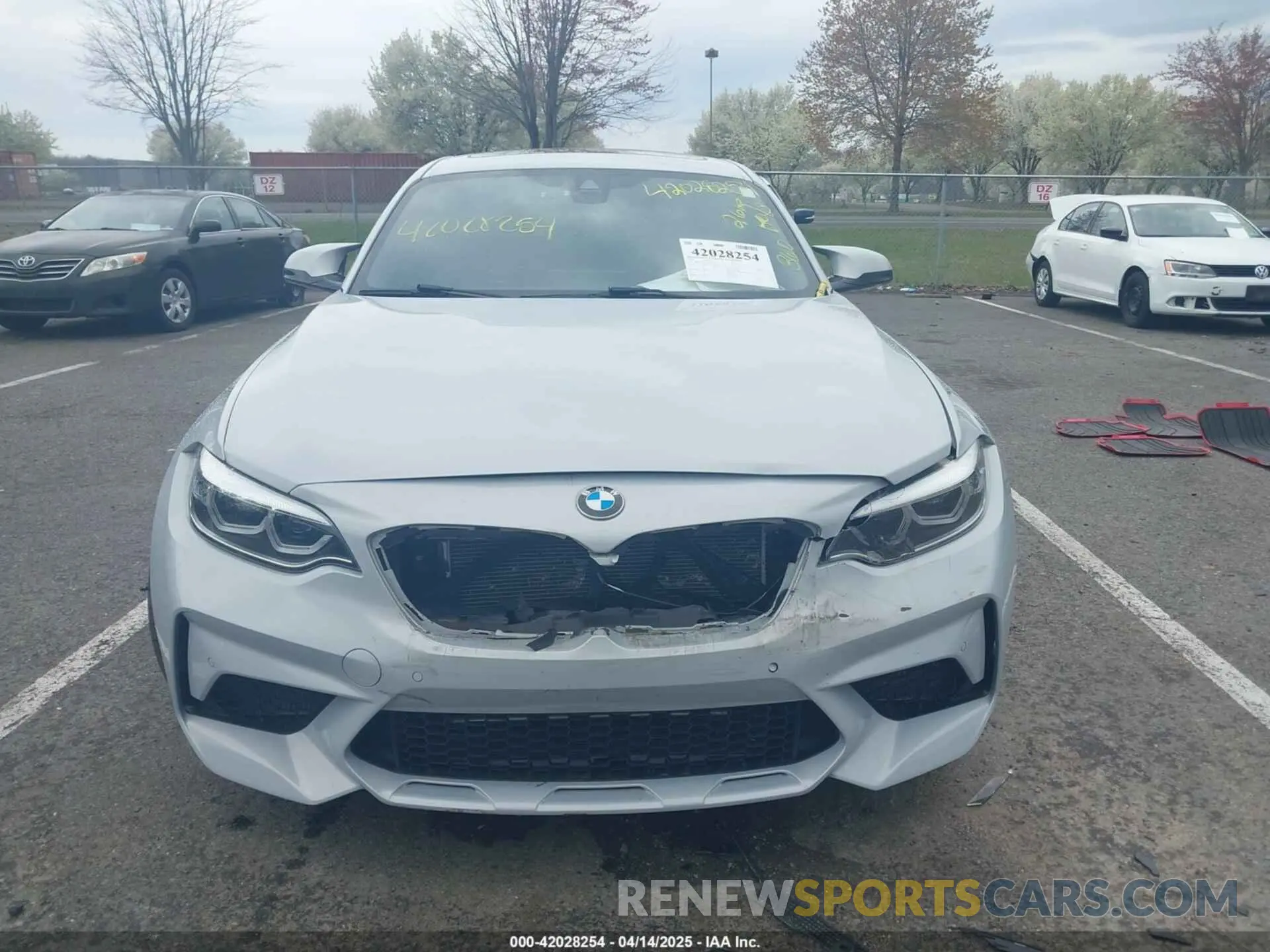 6 Photograph of a damaged car WBS2U7C00L7E66522 BMW M2 2020