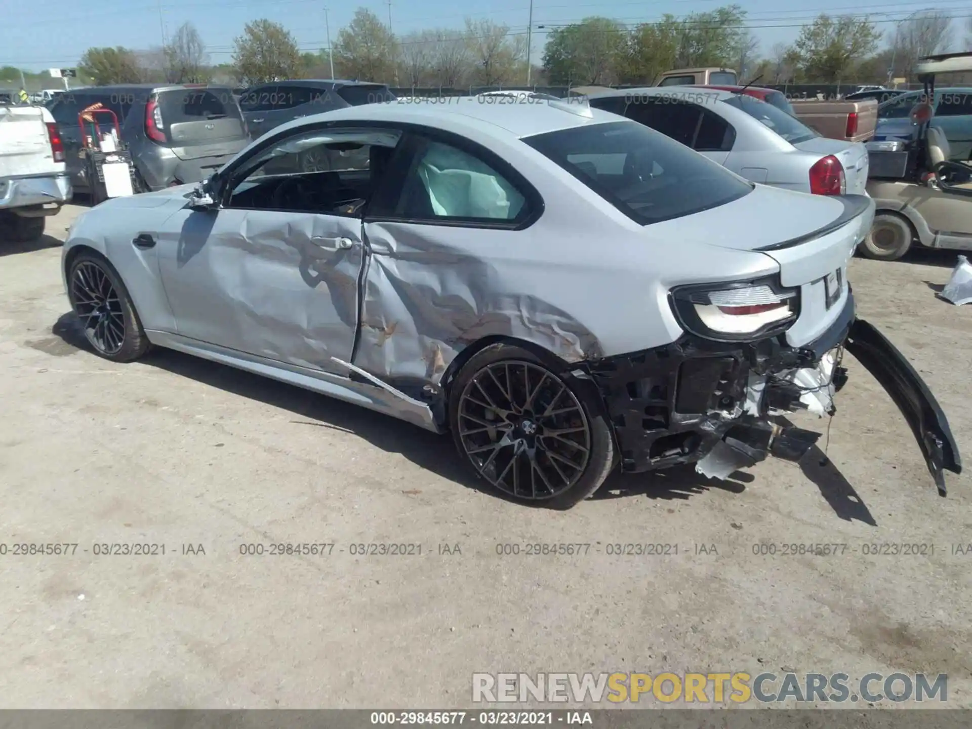 3 Photograph of a damaged car WBS2U7C06L7E16806 BMW M2 2020