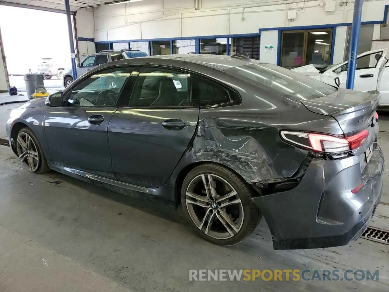 2 Photograph of a damaged car WBA13AL03M7G76131 BMW M2 2021