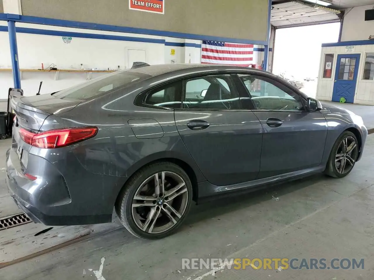 3 Photograph of a damaged car WBA13AL03M7G76131 BMW M2 2021