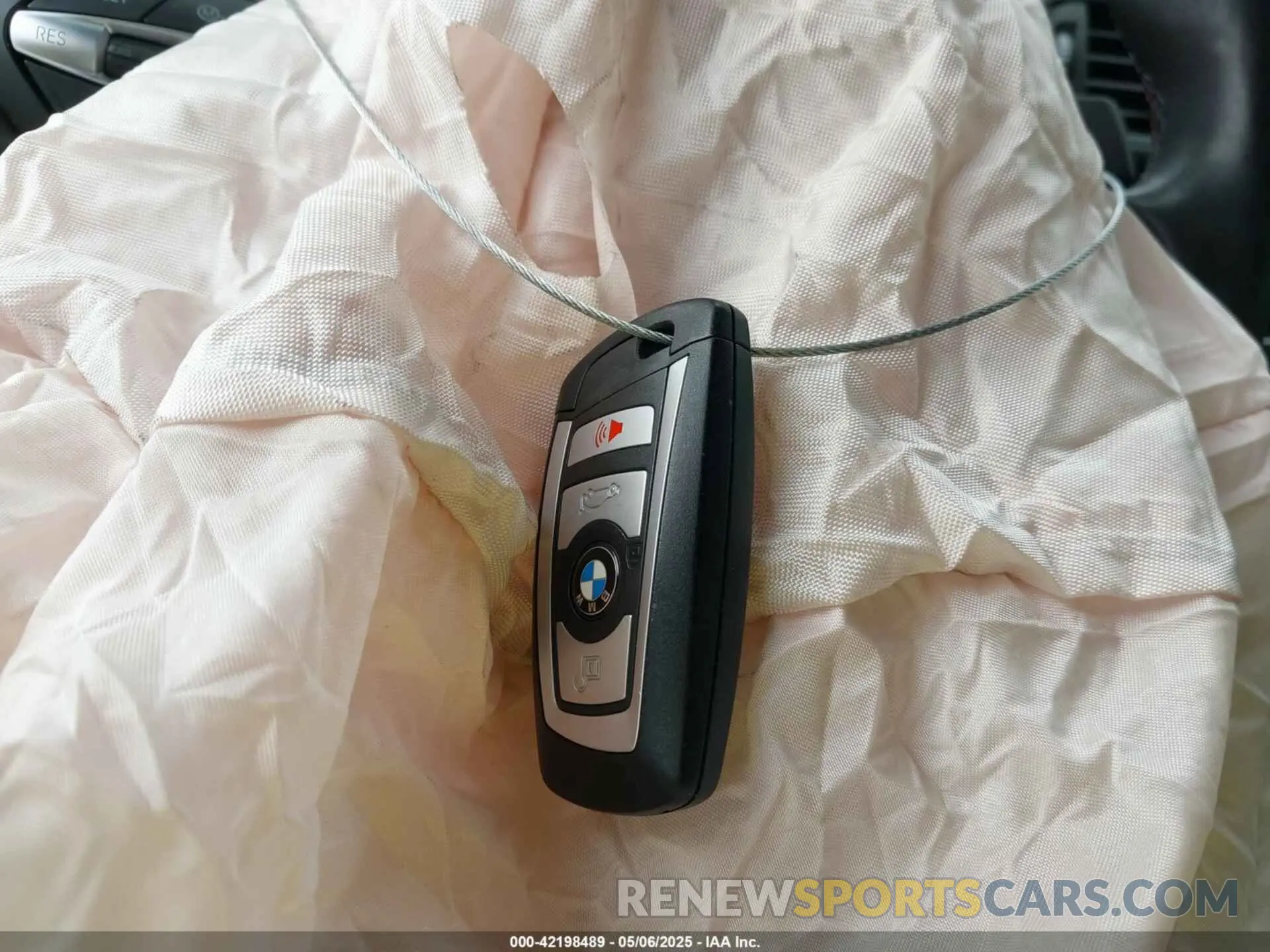 11 Photograph of a damaged car WBS2U7C00M7J64095 BMW M2 2021