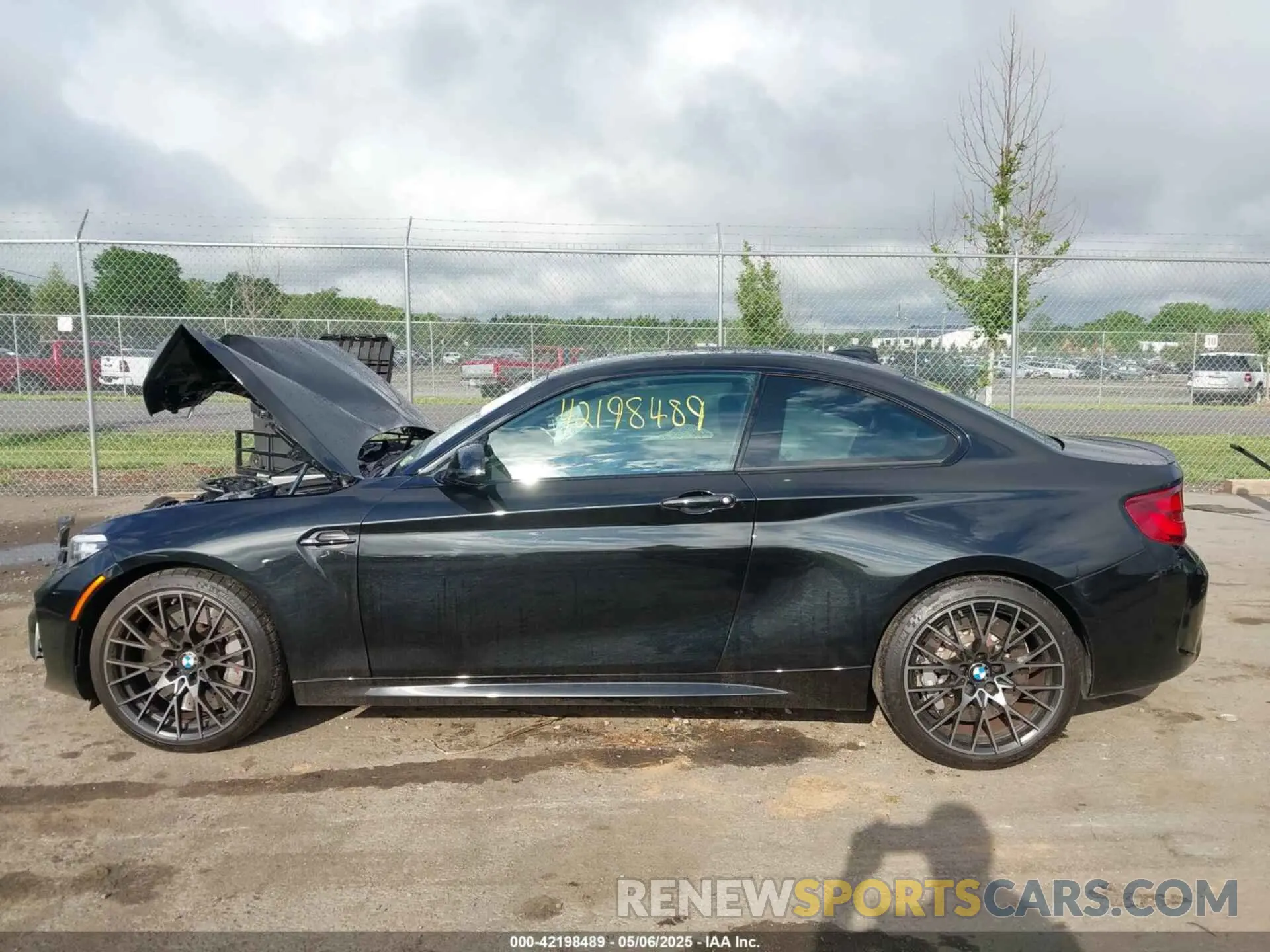 15 Photograph of a damaged car WBS2U7C00M7J64095 BMW M2 2021