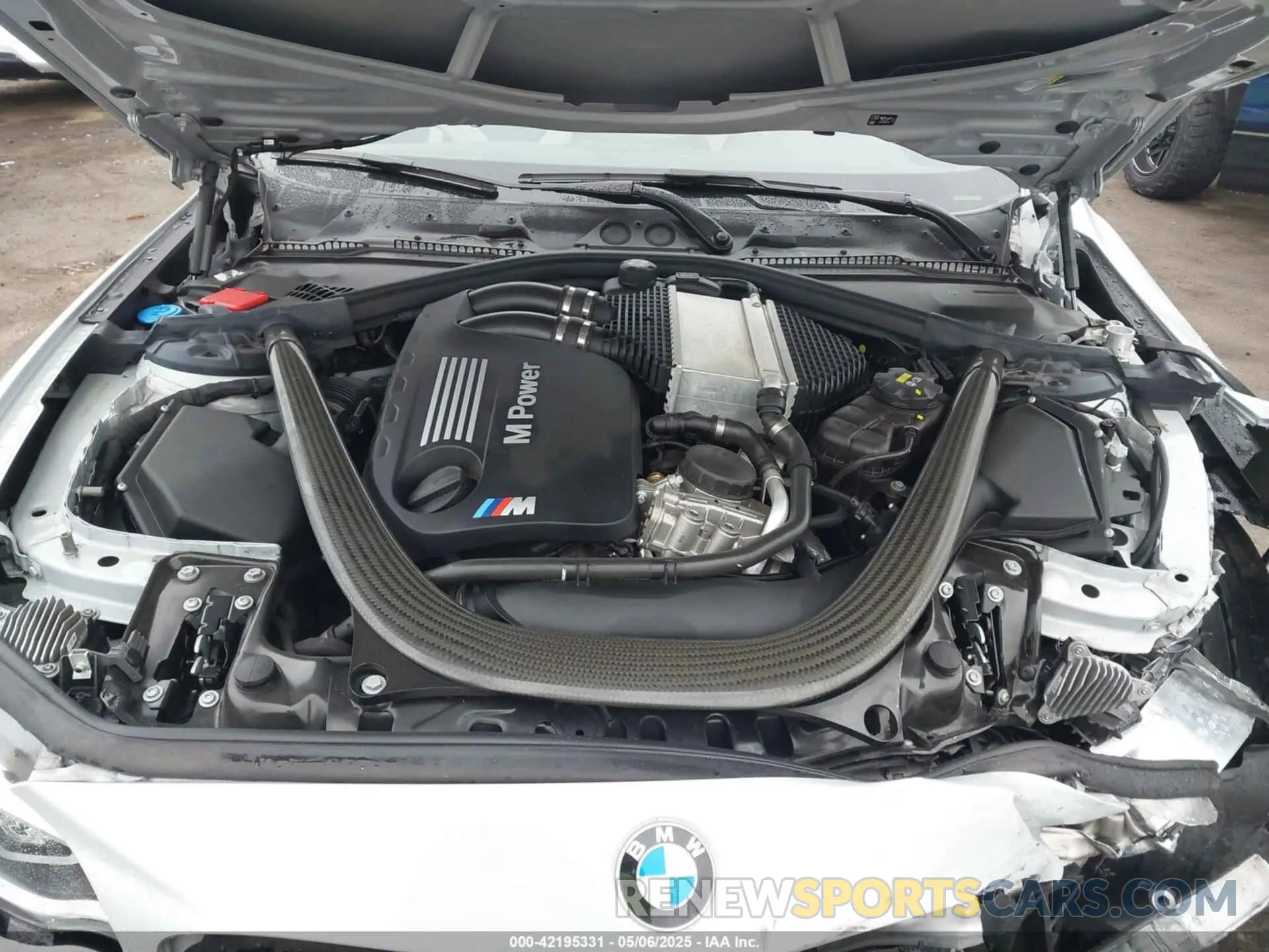 10 Photograph of a damaged car WBS2U7C01M7H72081 BMW M2 2021