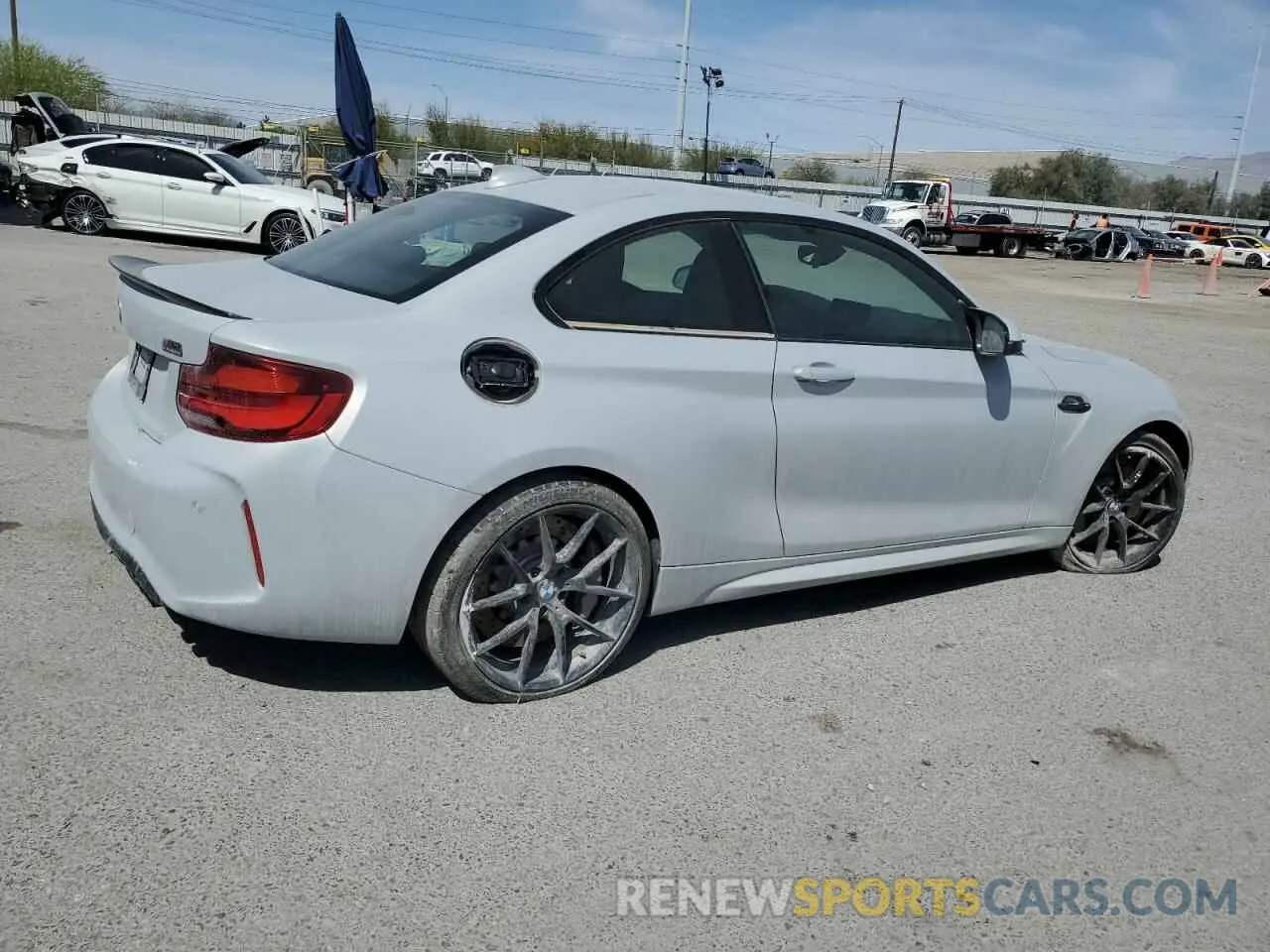 3 Photograph of a damaged car WBS2U7C03M7H79498 BMW M2 2021