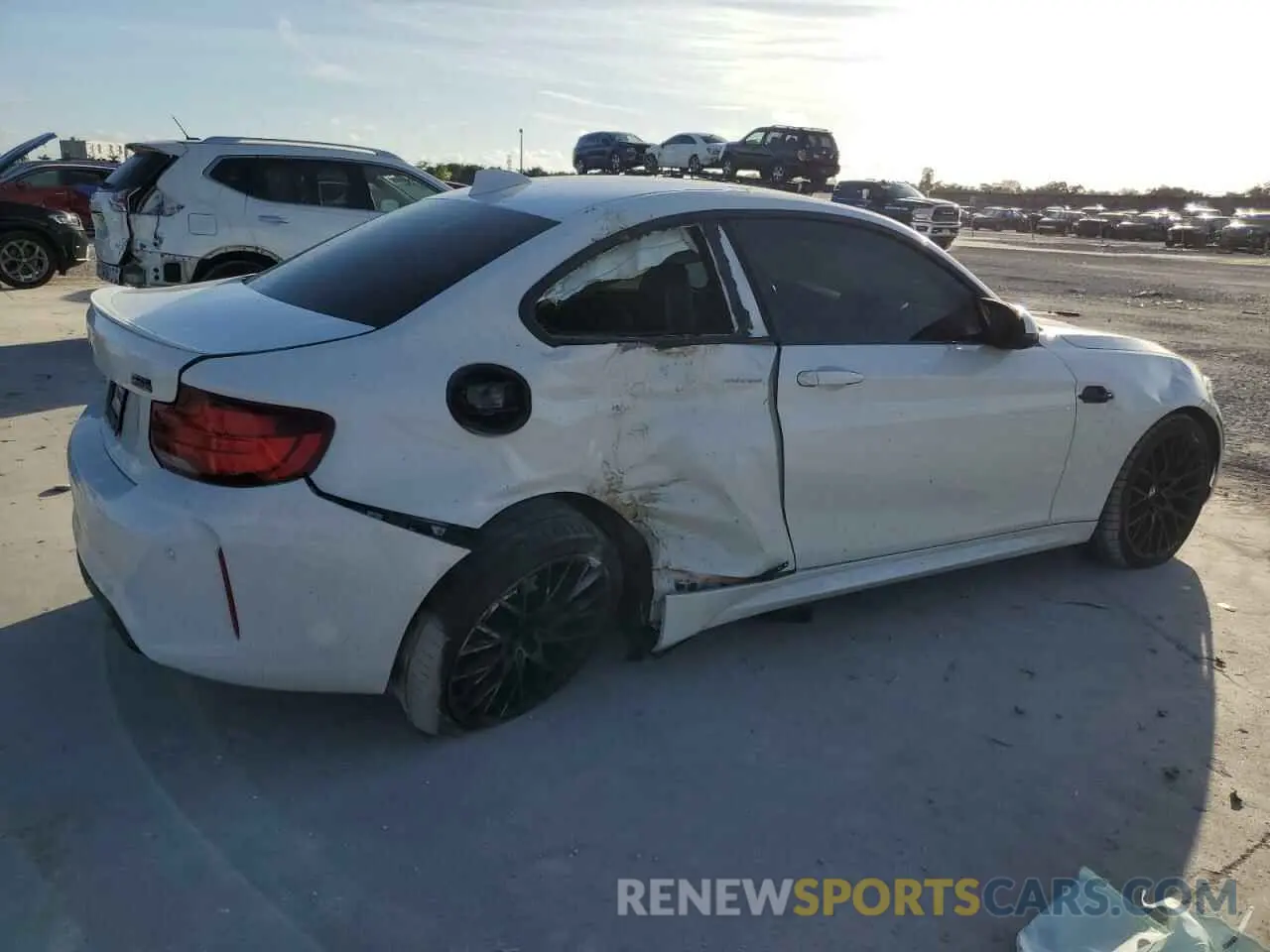 3 Photograph of a damaged car WBS2U7C04M7J45680 BMW M2 2021