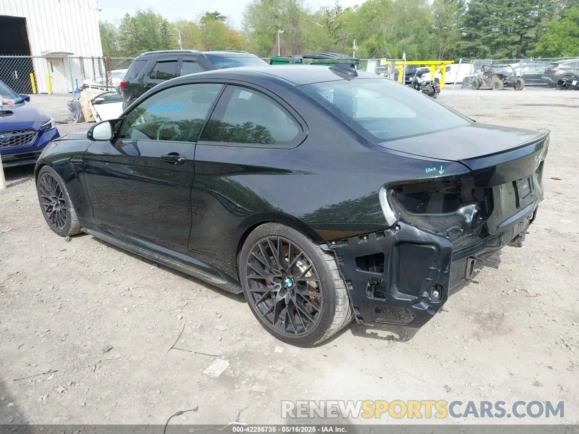 3 Photograph of a damaged car WBS2U7C05M7J18701 BMW M2 2021