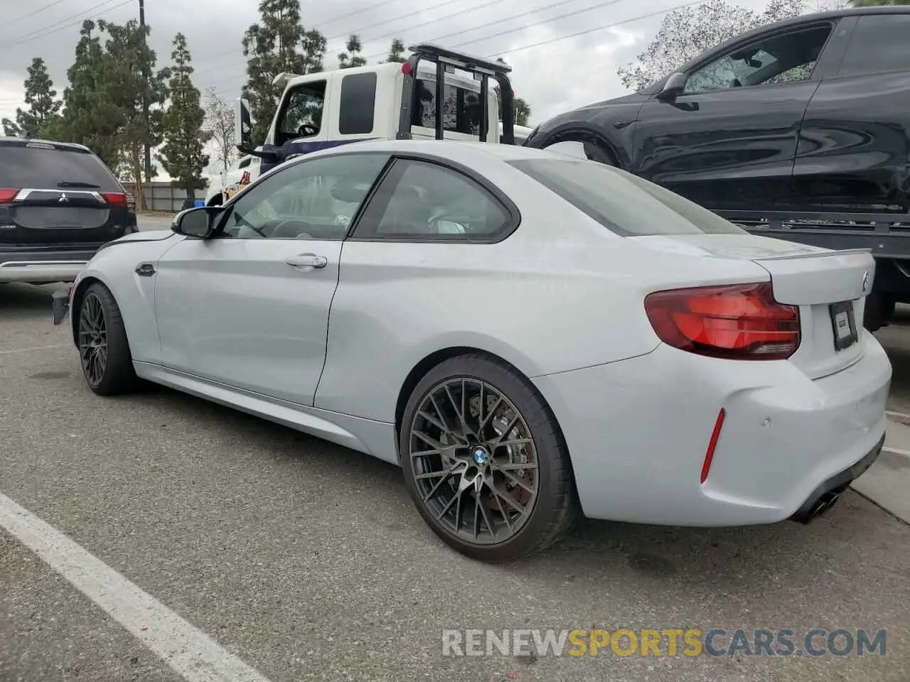 2 Photograph of a damaged car WBS2U7C05M7J62987 BMW M2 2021