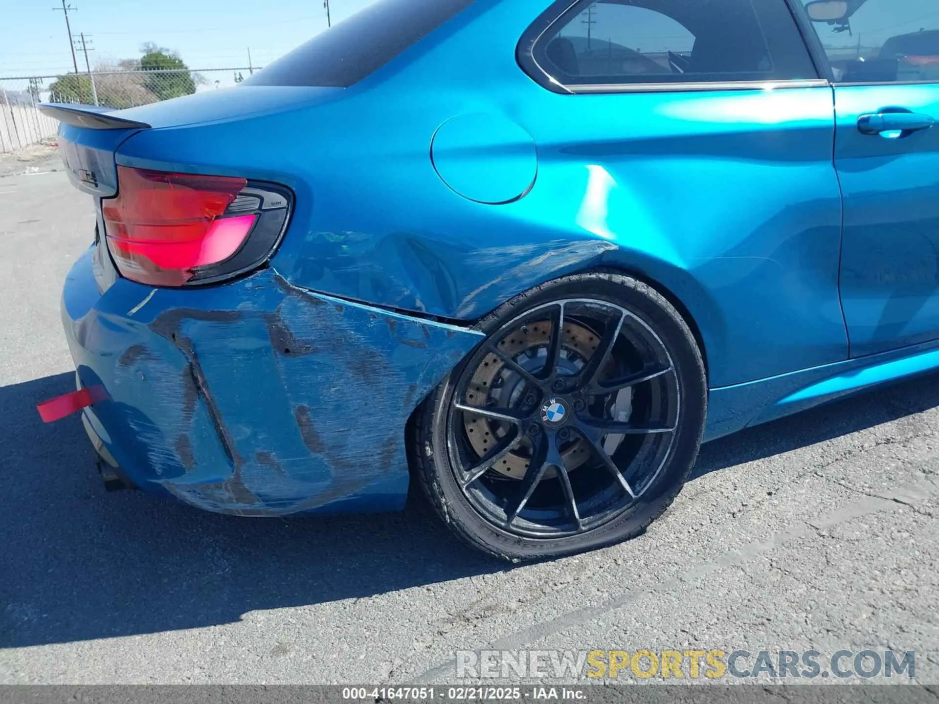 17 Photograph of a damaged car WBS2U7C08M7J67360 BMW M2 2021